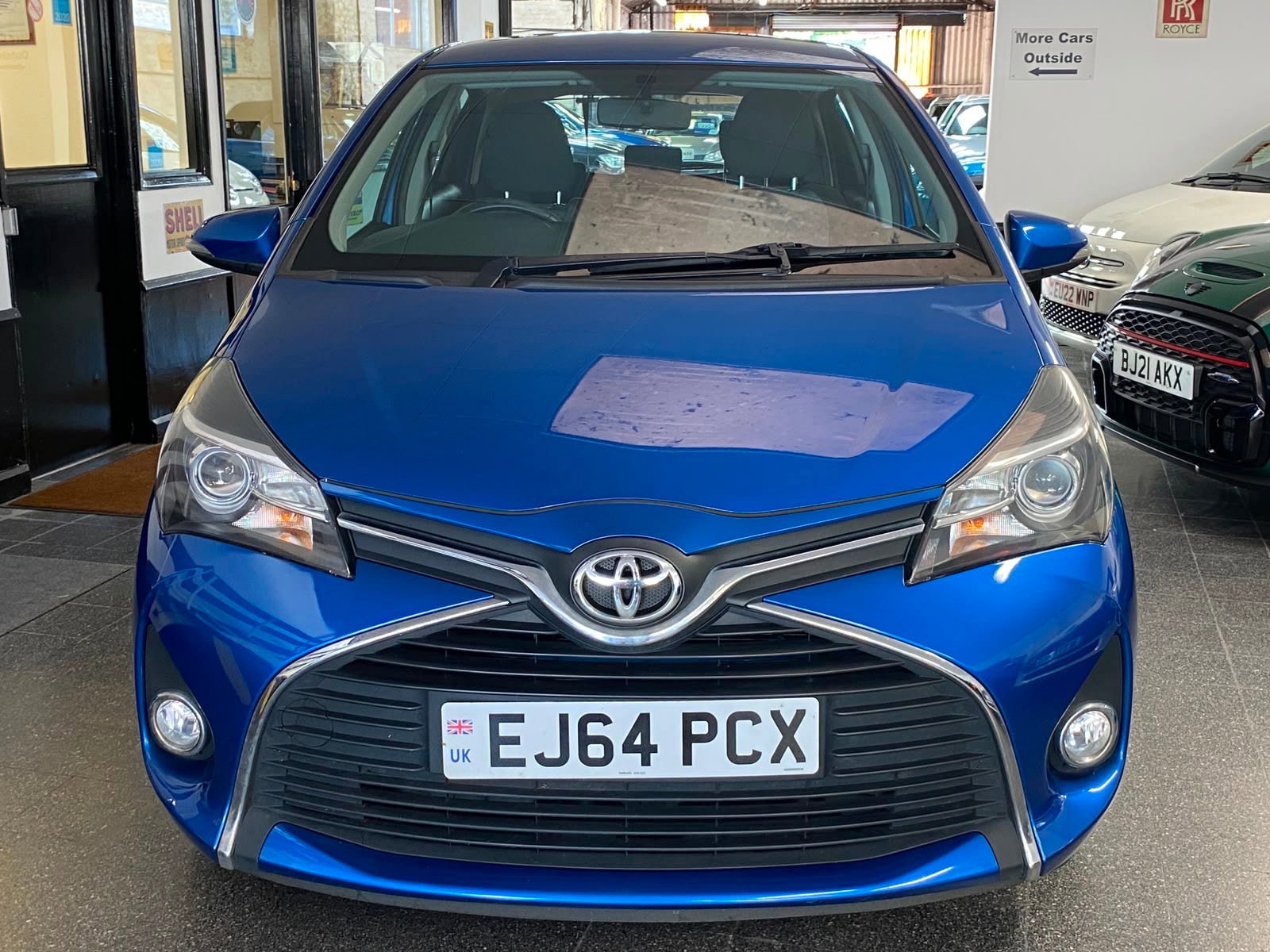 Toyota Yaris 1.33 Dual VVT-i Icon Hatchback 5dr Petrol Manual Euro 5 Euro 5 (99 ps) 5dr Manual 2014