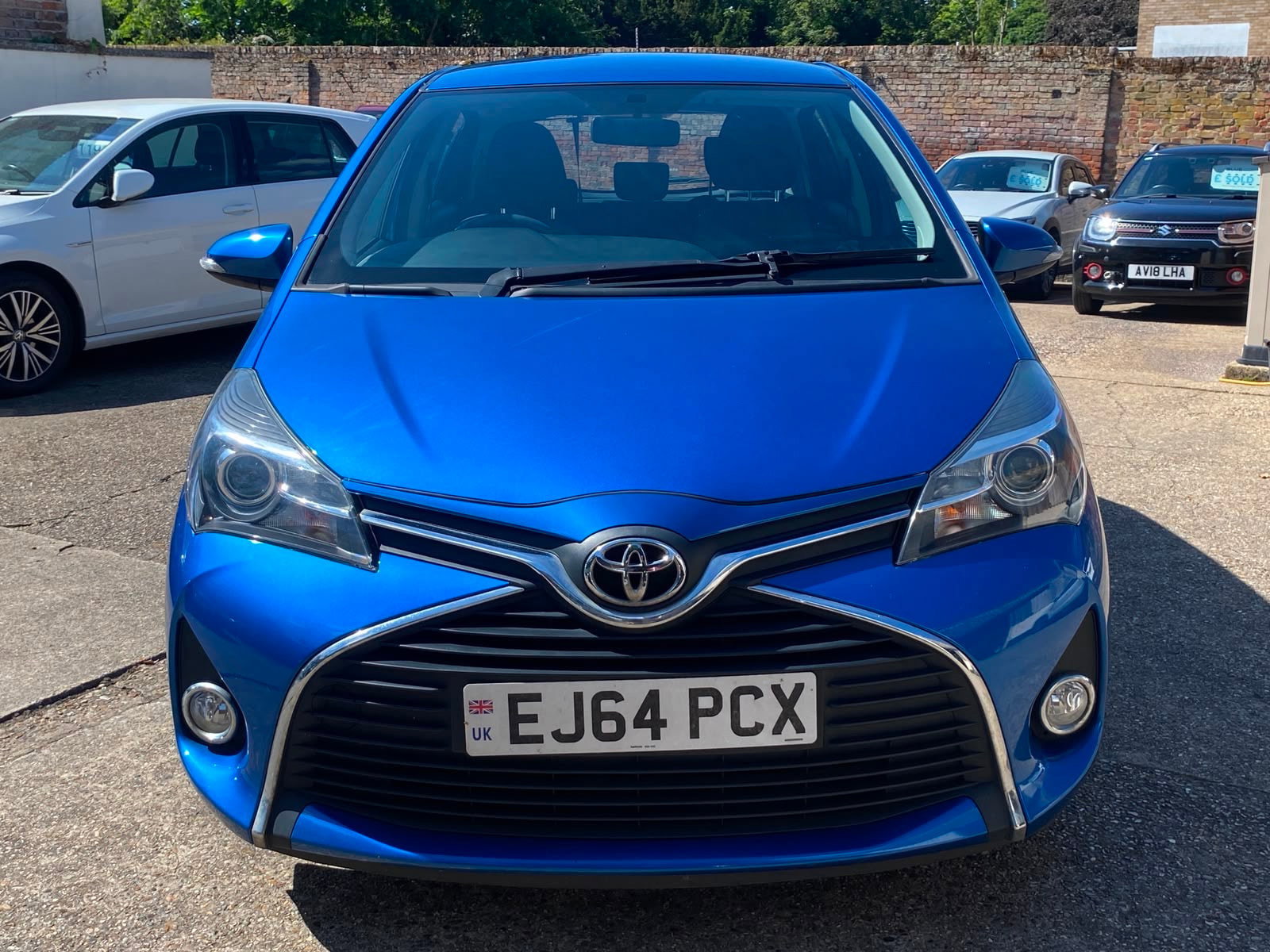 Toyota Yaris 1.33 Dual VVT-i Icon Hatchback 5dr Petrol Manual Euro 5 Euro 5 (99 ps) 5dr Manual 2014