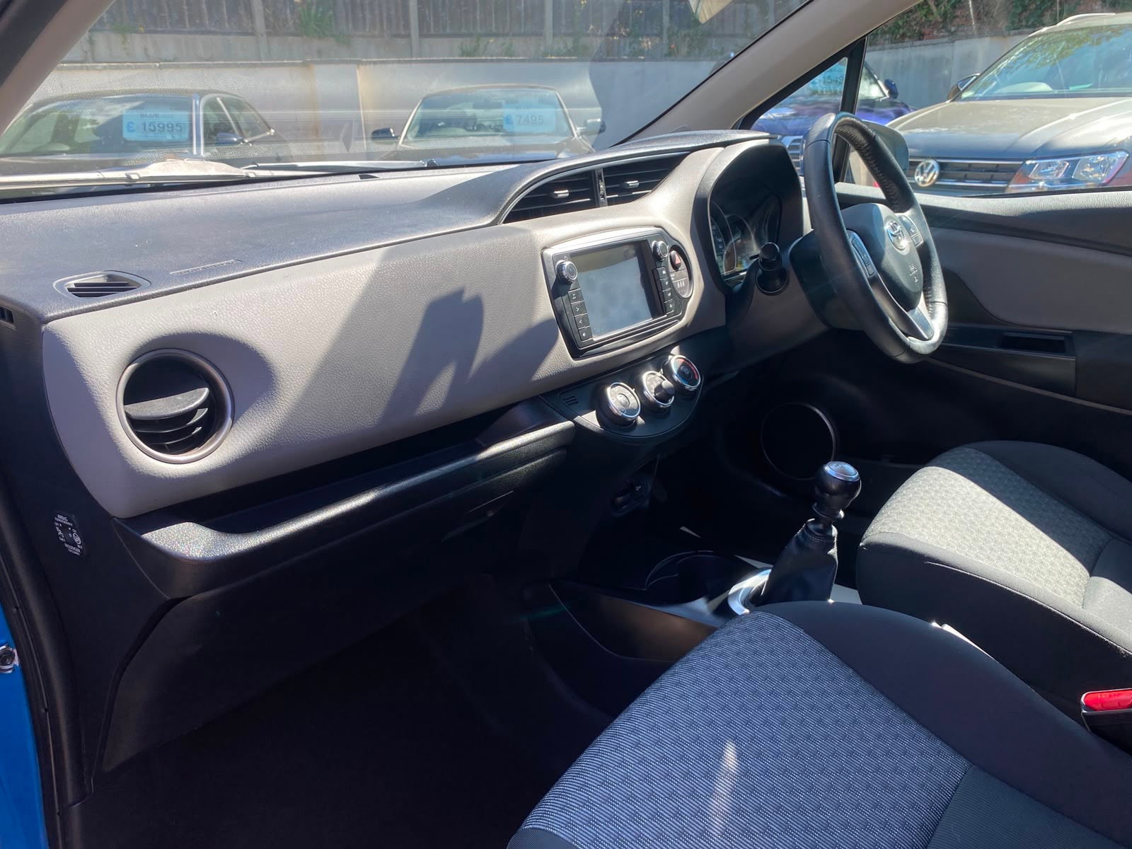 Toyota Yaris 1.33 Dual VVT-i Icon Hatchback 5dr Petrol Manual Euro 5 Euro 5 (99 ps) 5dr Manual 2014