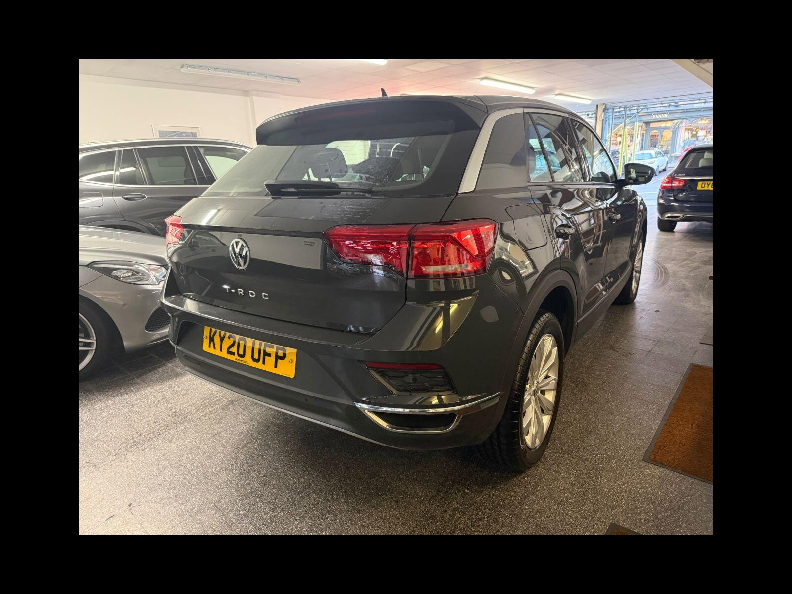 Volkswagen T-Roc 1.0 TSI GPF SE SUV 5dr Petrol Manual Euro 6 (s/s) (115 ps) Carplay, Reverse Camera, Rear PDC. 5dr Manual 2020