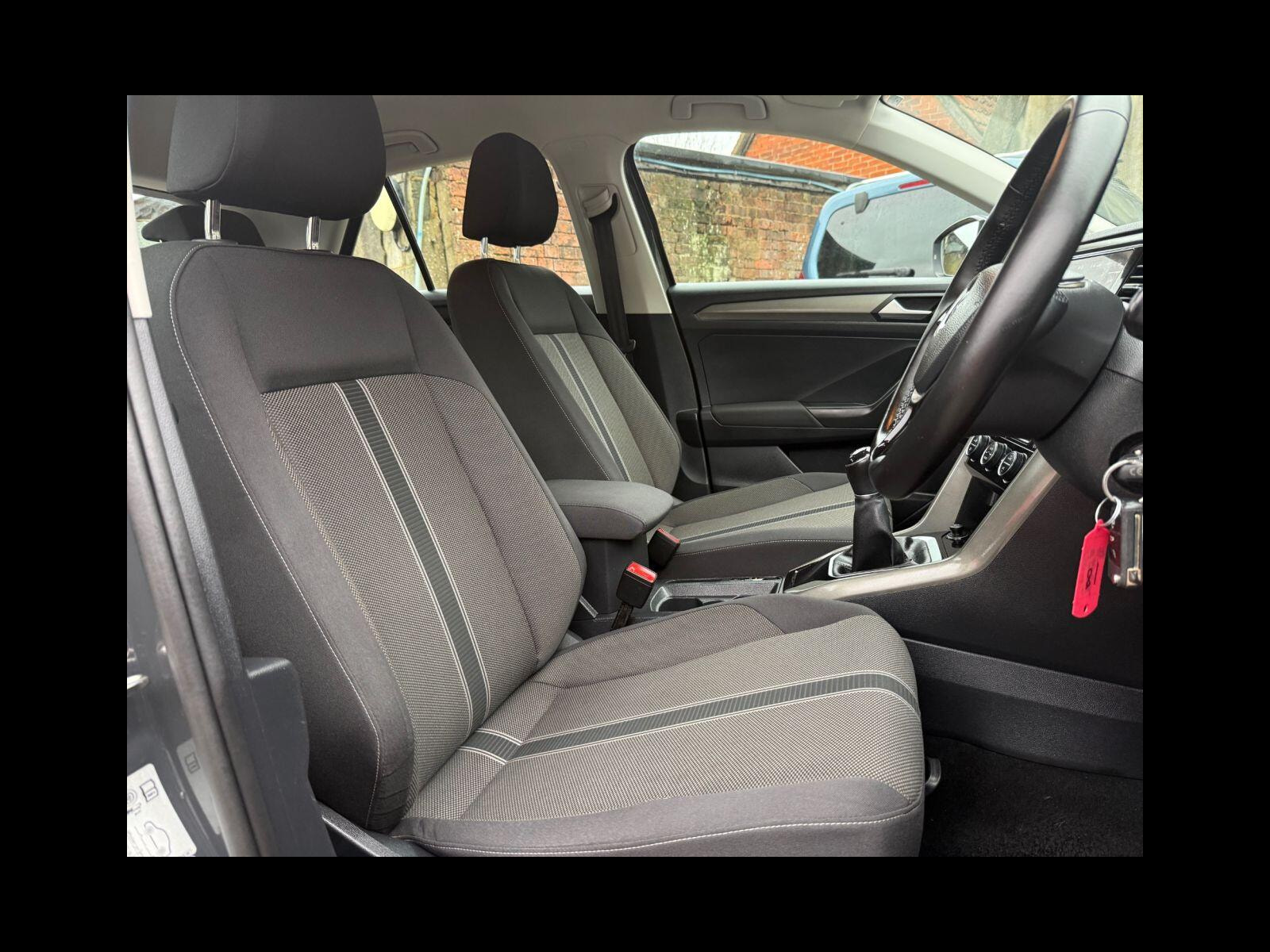 Volkswagen T-Roc 1.0 TSI GPF SE SUV 5dr Petrol Manual Euro 6 (s/s) (115 ps) Carplay, Reverse Camera, Rear PDC. 5dr Manual 2020