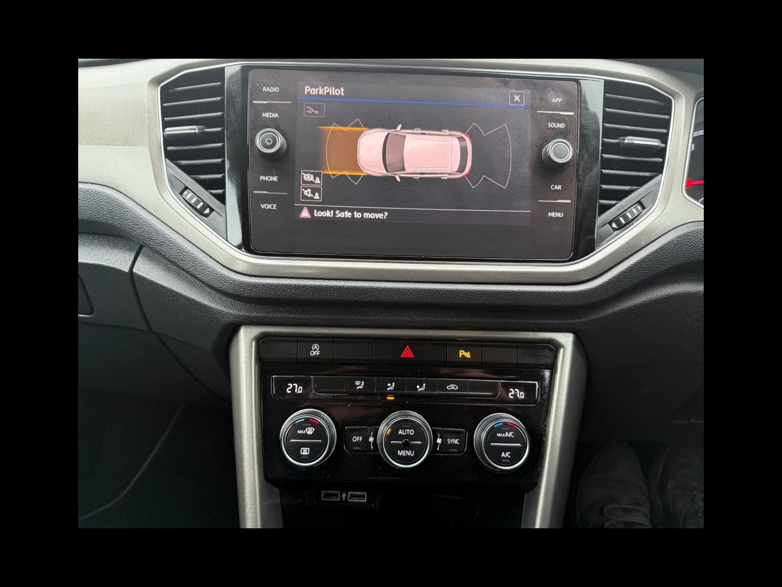 Volkswagen T-Roc 1.0 TSI GPF SE SUV 5dr Petrol Manual Euro 6 (s/s) (115 ps) Carplay, Reverse Camera, Rear PDC. 5dr Manual 2020