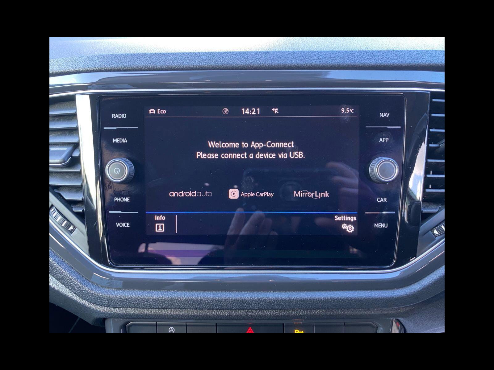 Volkswagen T-Roc 2.0 TDI SEL SUV 5dr Diesel Manual 4Motion Euro 6 (s/s) (150 ps) Euro 6/Service History/6m Warranty 5dr Manual 2018