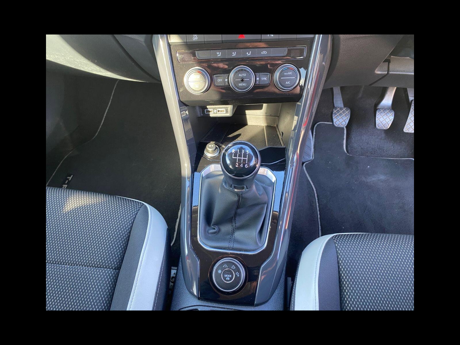 Volkswagen T-Roc 2.0 TDI SEL SUV 5dr Diesel Manual 4Motion Euro 6 (s/s) (150 ps) Euro 6/Service History/6m Warranty 5dr Manual 2018