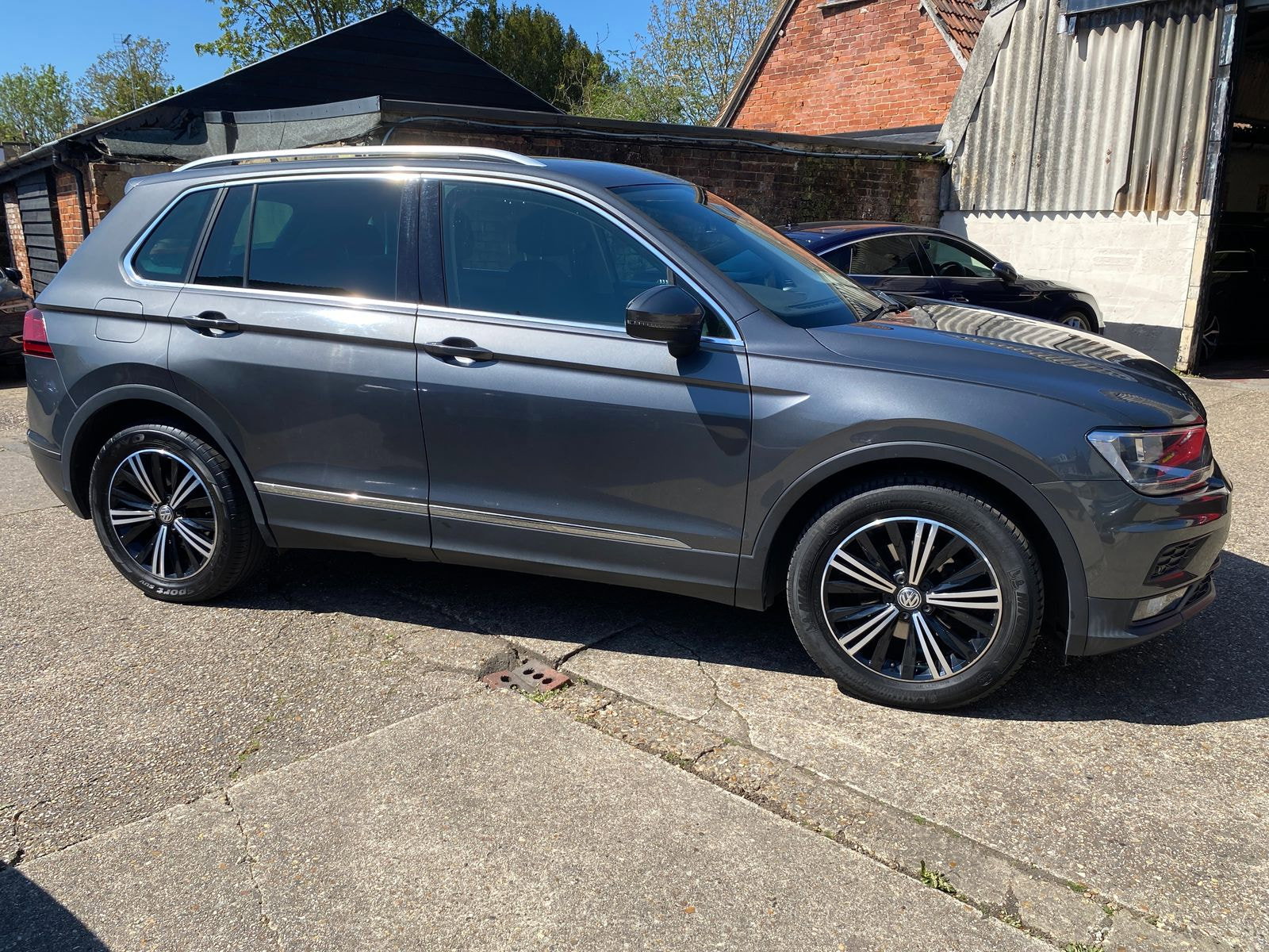 Volkswagen Tiguan 1.4 TSI SE Navigation SUV 5dr Petrol Manual Euro 6 (s/s) (150 ps) 5dr Manual 2017