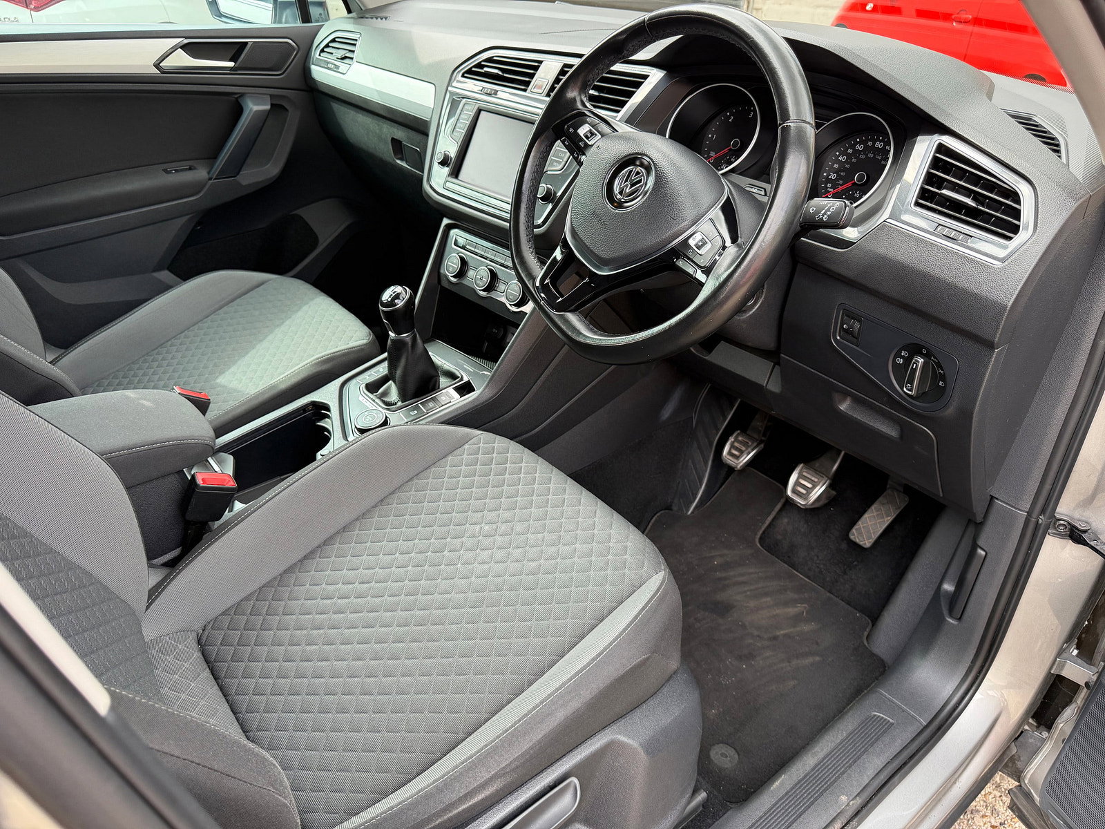 Volkswagen Tiguan 2.0 TDI BlueMotion Tech SE Navigation SUV 5dr Diesel Manual 4Motion Euro 6 (s/s) (150 ps) 5dr Manual 2016
