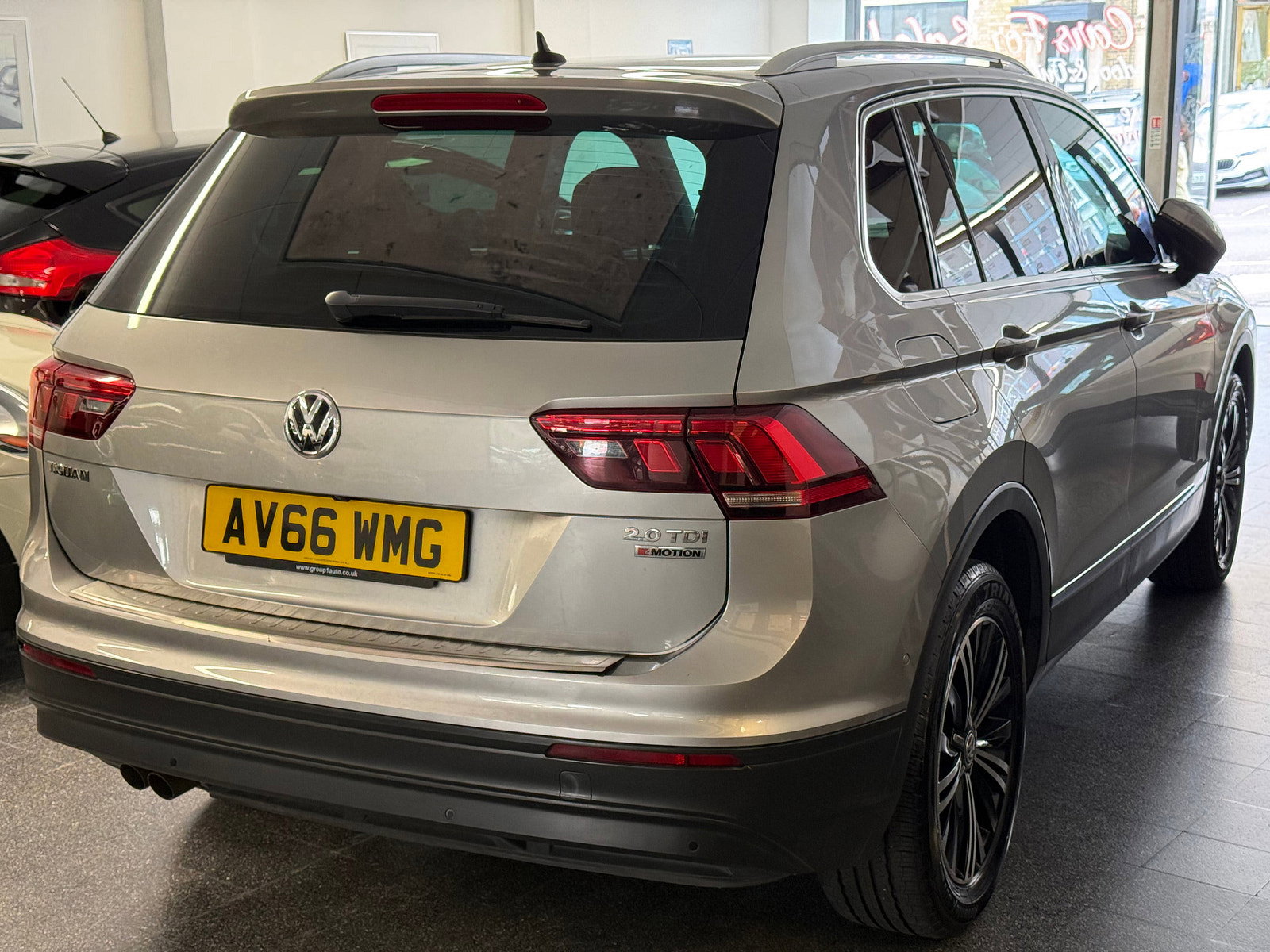 Volkswagen Tiguan 2.0 TDI BlueMotion Tech SE Navigation SUV 5dr Diesel Manual 4Motion Euro 6 (s/s) (150 ps) 5dr Manual 2016