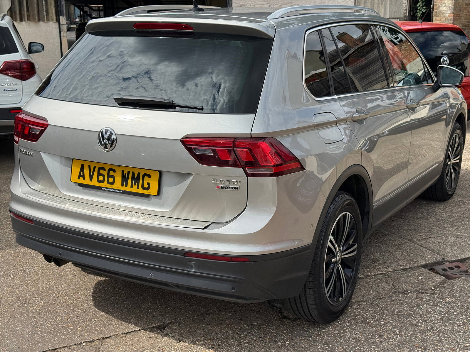 Volkswagen Tiguan 2.0 TDI BlueMotion Tech SE Navigation SUV 5dr Diesel Manual 4Motion Euro 6 (s/s) (150 ps) 5dr Manual 2016
