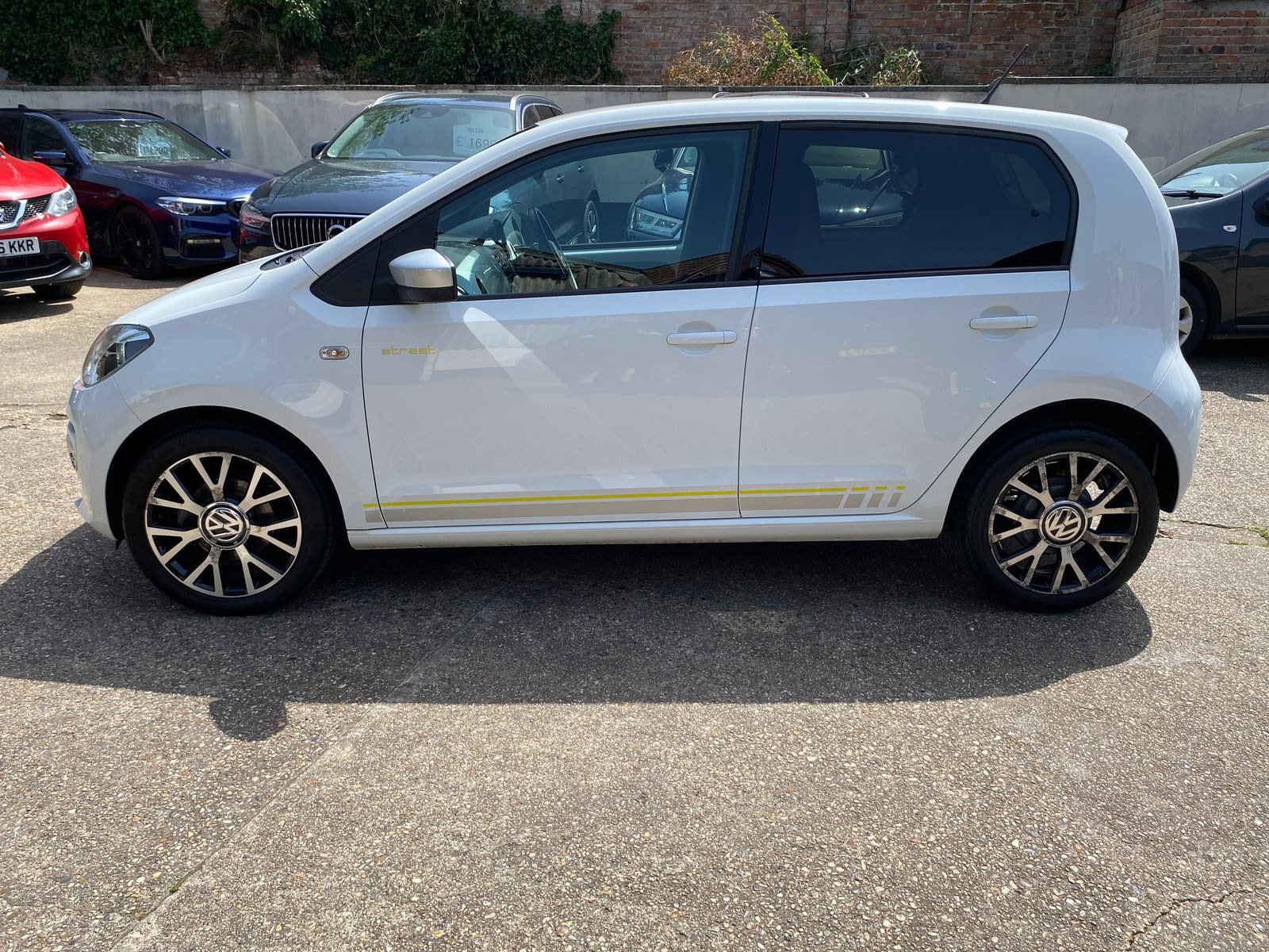 Volkswagen up! 1.0 Street up! Hatchback 5dr Petrol Manual Euro 6 (75 ps) 5dr Manual 2015