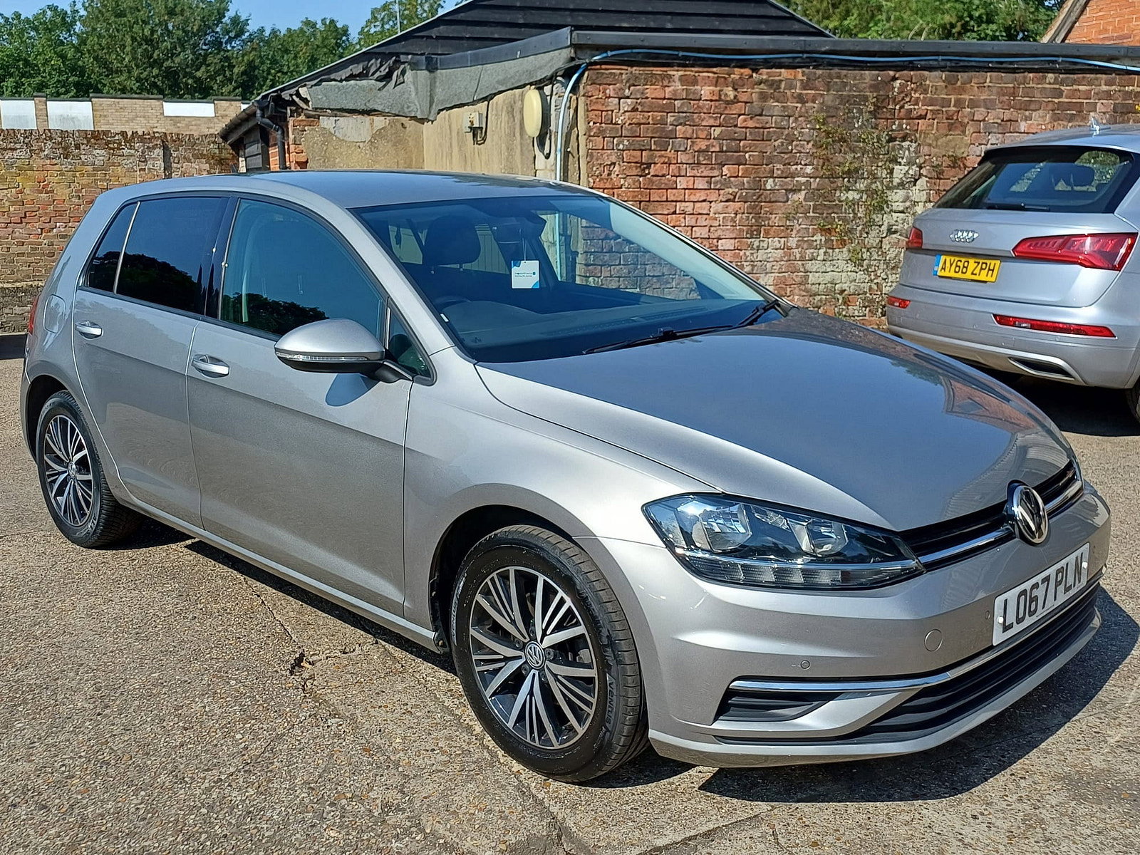 Volkswagen Golf 1.4 TSI BlueMotion Tech SE Nav Hatchback 5dr Petrol DSG Euro 6 (s/s) (125 ps) 5dr Automatic 2018