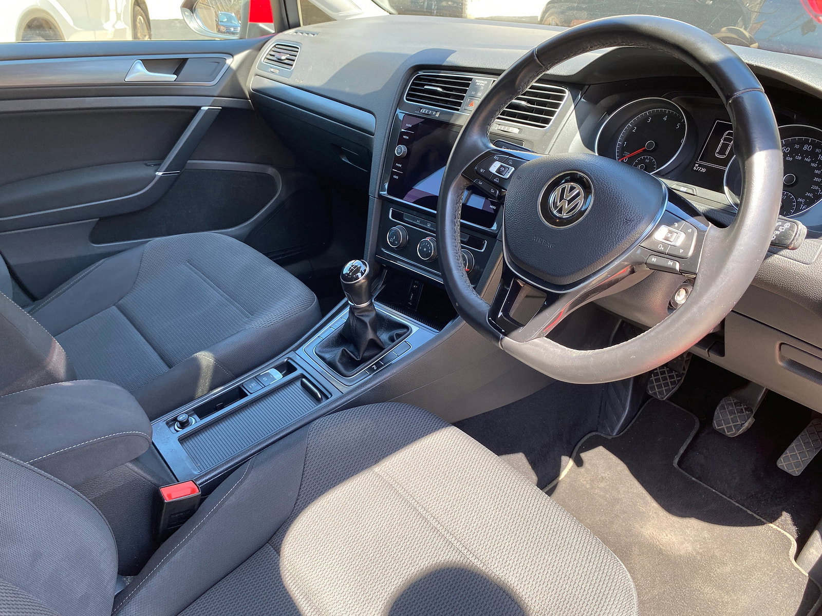 Volkswagen Golf 1.0 TSI SE Nav Hatchback 5dr Petrol Manual Euro 6 (s/s) (110 bhp) 5dr Manual 2017