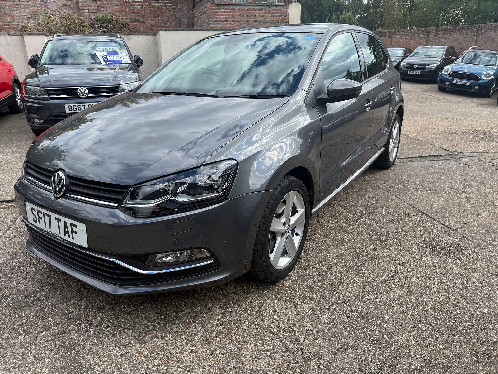 Volkswagen Polo 1.0 TSI SEL Hatchback 5dr Petrol Manual Euro 6 (s/s) (110 bhp) 5dr Manual 2017