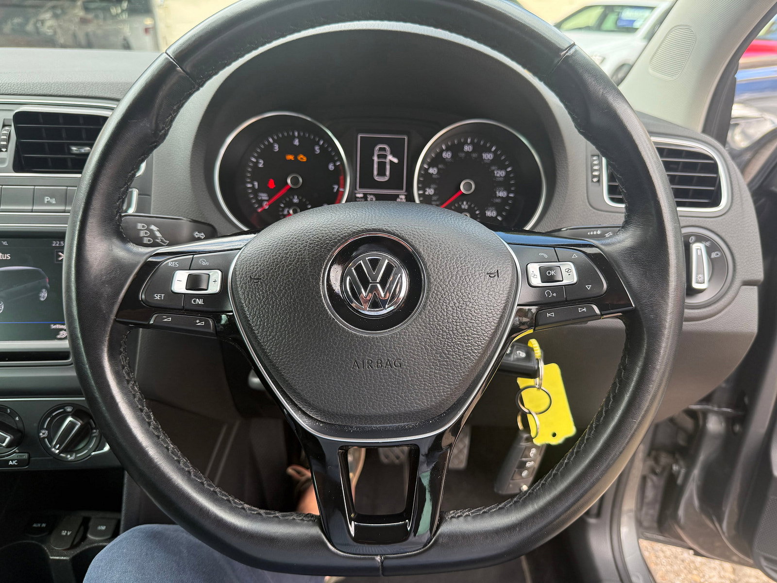 Volkswagen Polo 1.0 TSI SEL Hatchback 5dr Petrol Manual Euro 6 (s/s) (110 bhp) 5dr Manual 2017