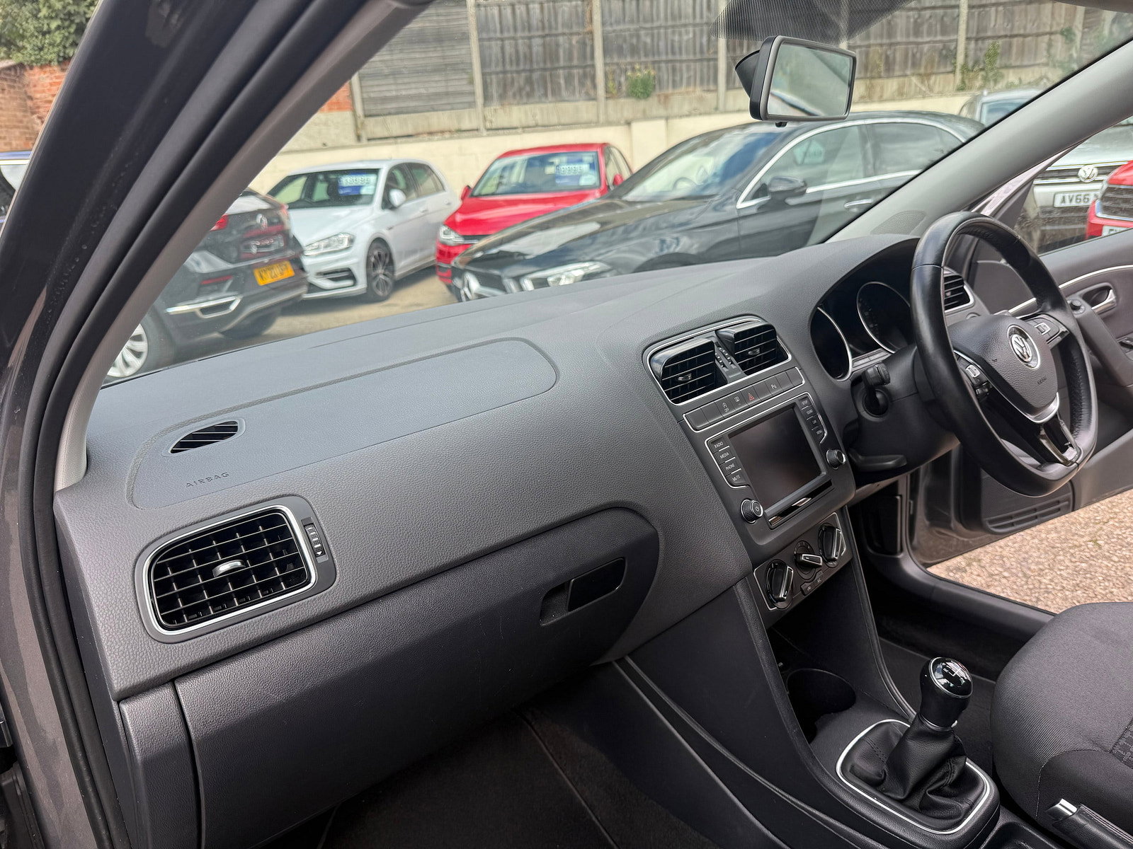 Volkswagen Polo 1.0 TSI SEL Hatchback 5dr Petrol Manual Euro 6 (s/s) (110 bhp) 5dr Manual 2017