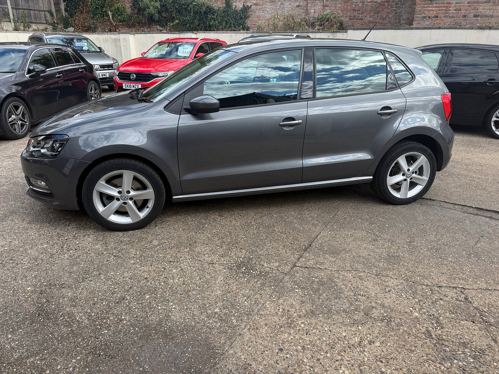 Volkswagen Polo 1.0 TSI SEL Hatchback 5dr Petrol Manual Euro 6 (s/s) (110 bhp) 5dr Manual 2017