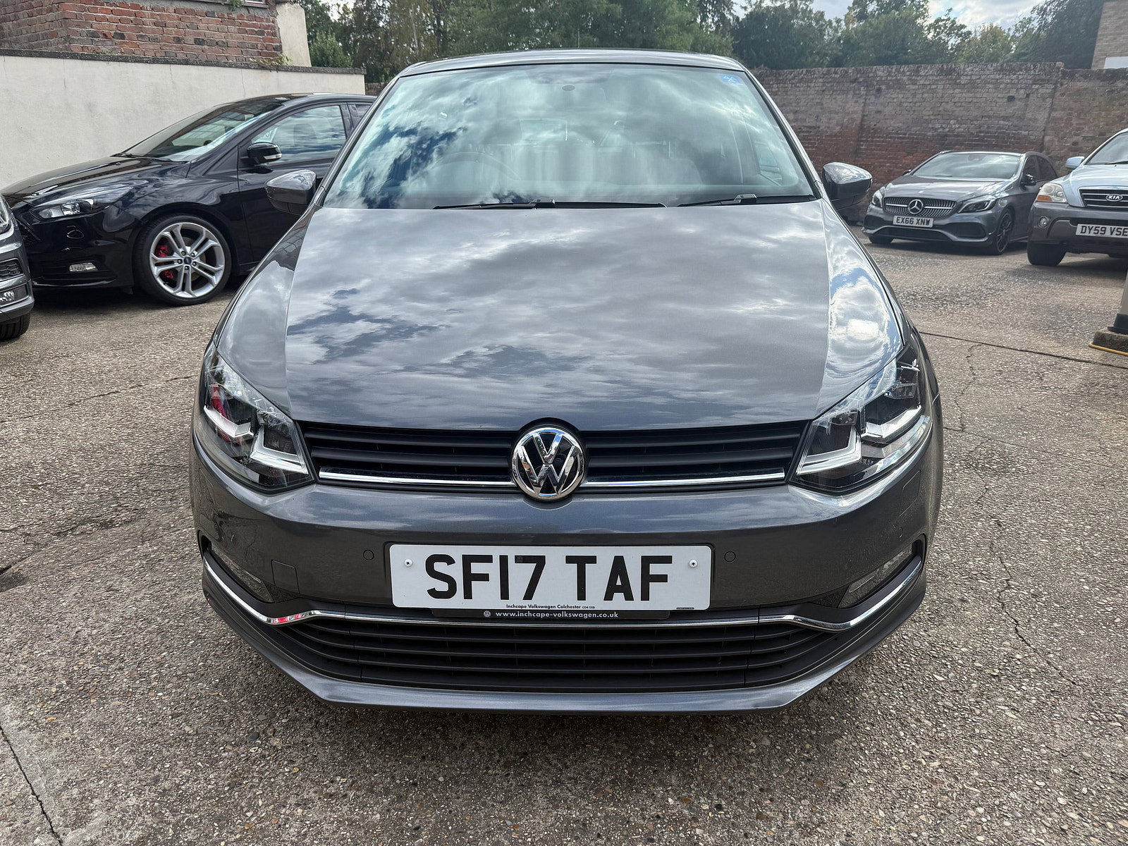 Volkswagen Polo 1.0 TSI SEL Hatchback 5dr Petrol Manual Euro 6 (s/s) (110 bhp) 5dr Manual 2017