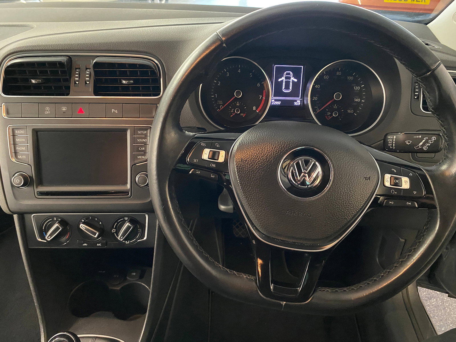 Volkswagen Polo 1.0 TSI SEL Hatchback 5dr Petrol Manual Euro 6 (s/s) (110 bhp) 5dr Manual 2017