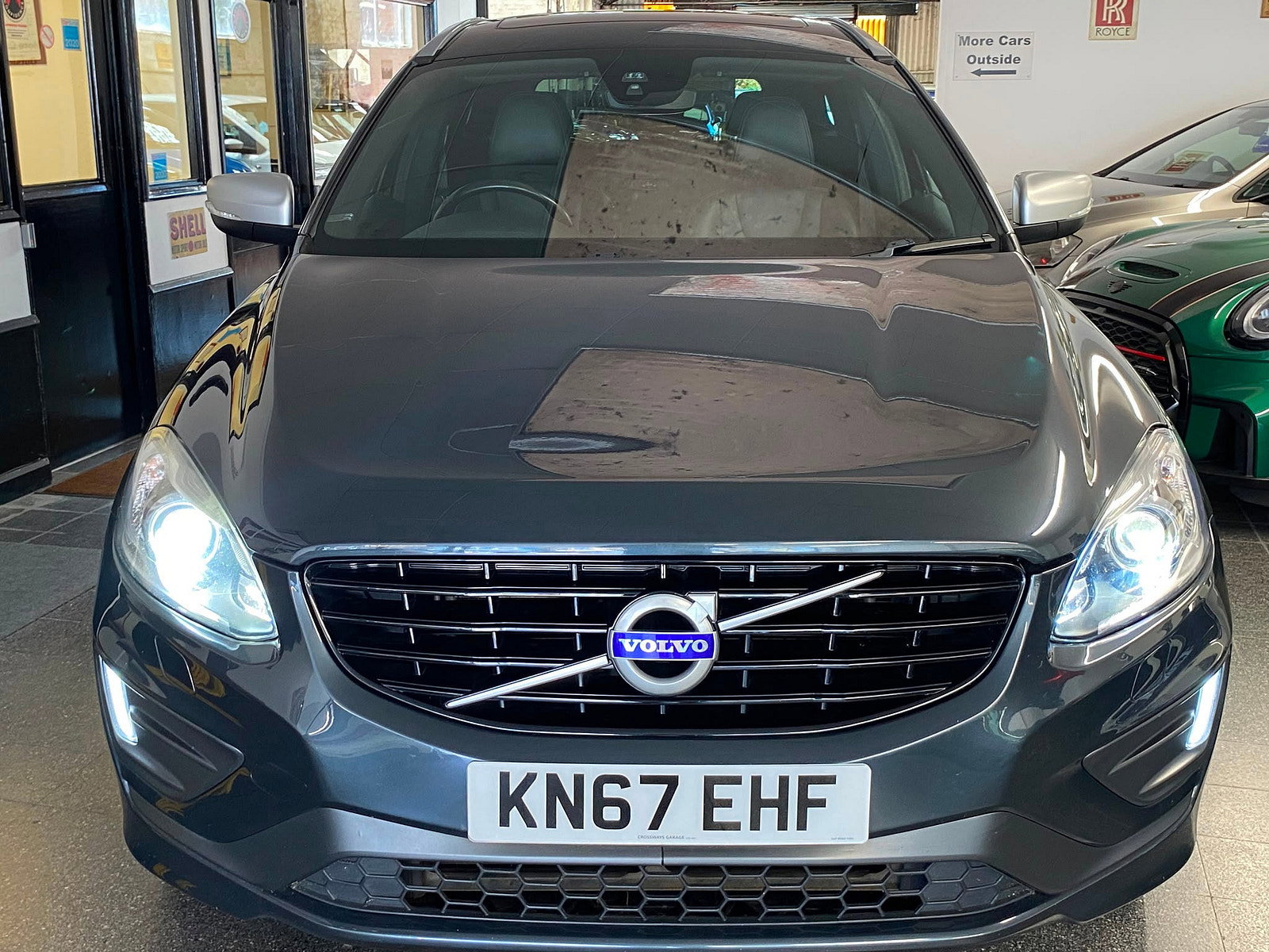 Volvo XC60 2.4 D5 R-Design Lux Nav SUV 5dr Diesel Auto AWD Euro 6 (s/s) (220 ps) 5dr Automatic 2017