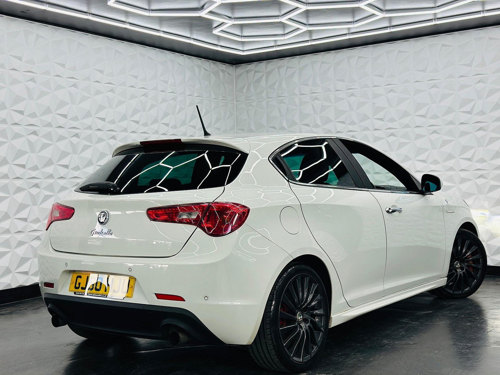 Alfa Romeo Giulietta 1750 TBi Cloverleaf Euro 5 5dr 5dr Manual 2010