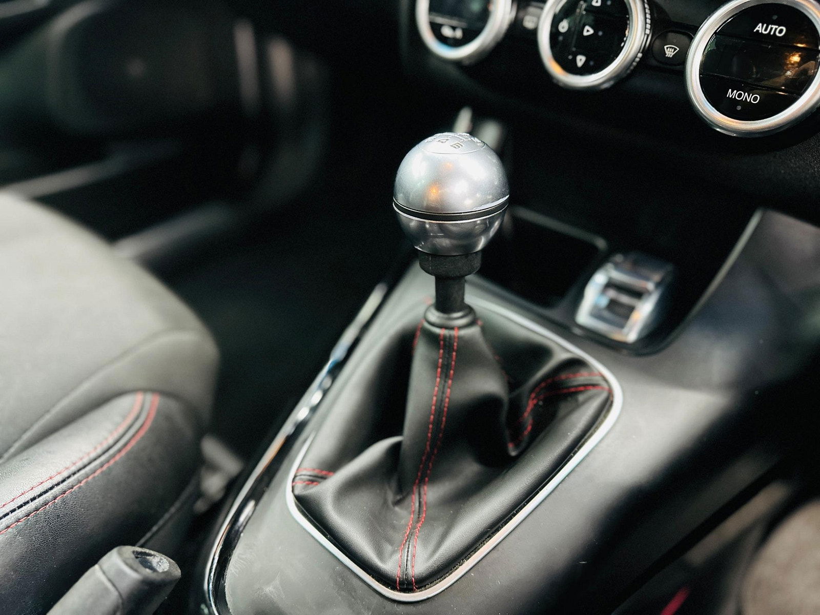 Alfa Romeo Giulietta 1750 TBi Cloverleaf Euro 5 5dr 5dr Manual 2010