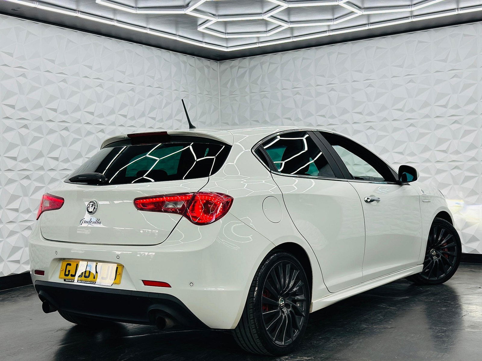 Alfa Romeo Giulietta 1750 TBi Cloverleaf Euro 5 5dr 5dr Manual 2010