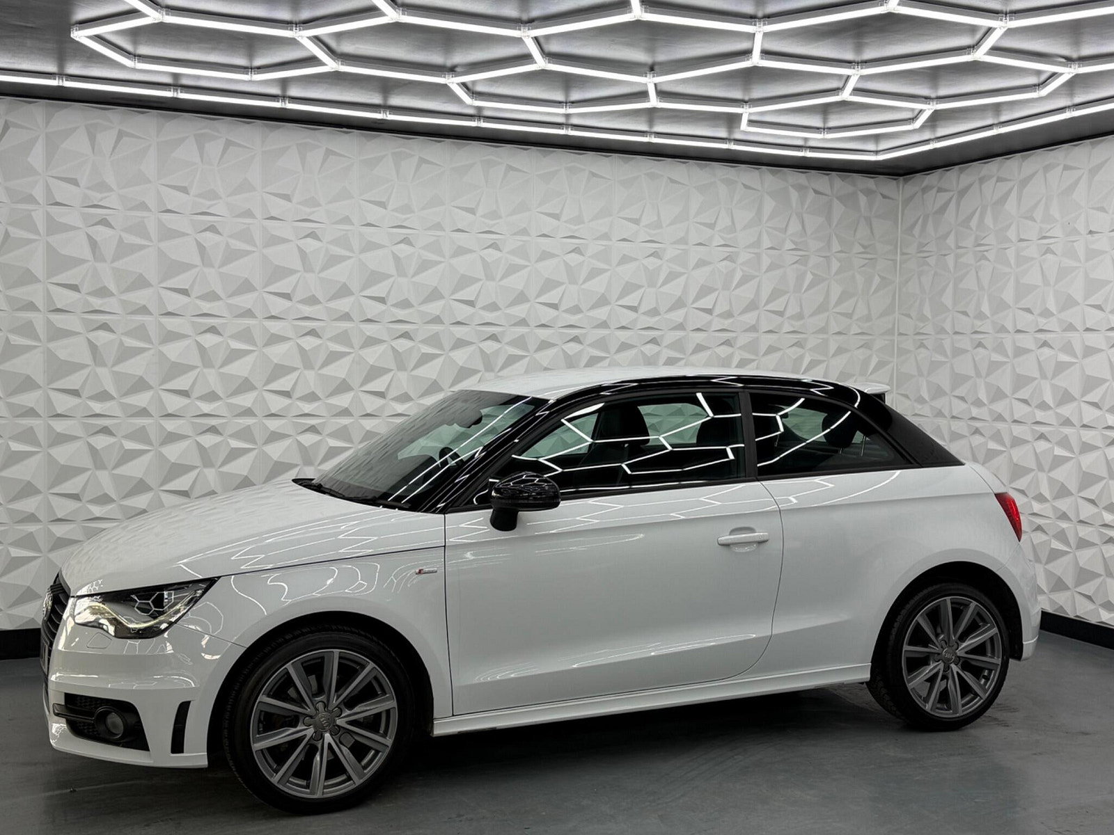 Audi A1 1.6 TDI S line Style Edition Euro 5 (s/s) 3dr 3dr Manual 2014