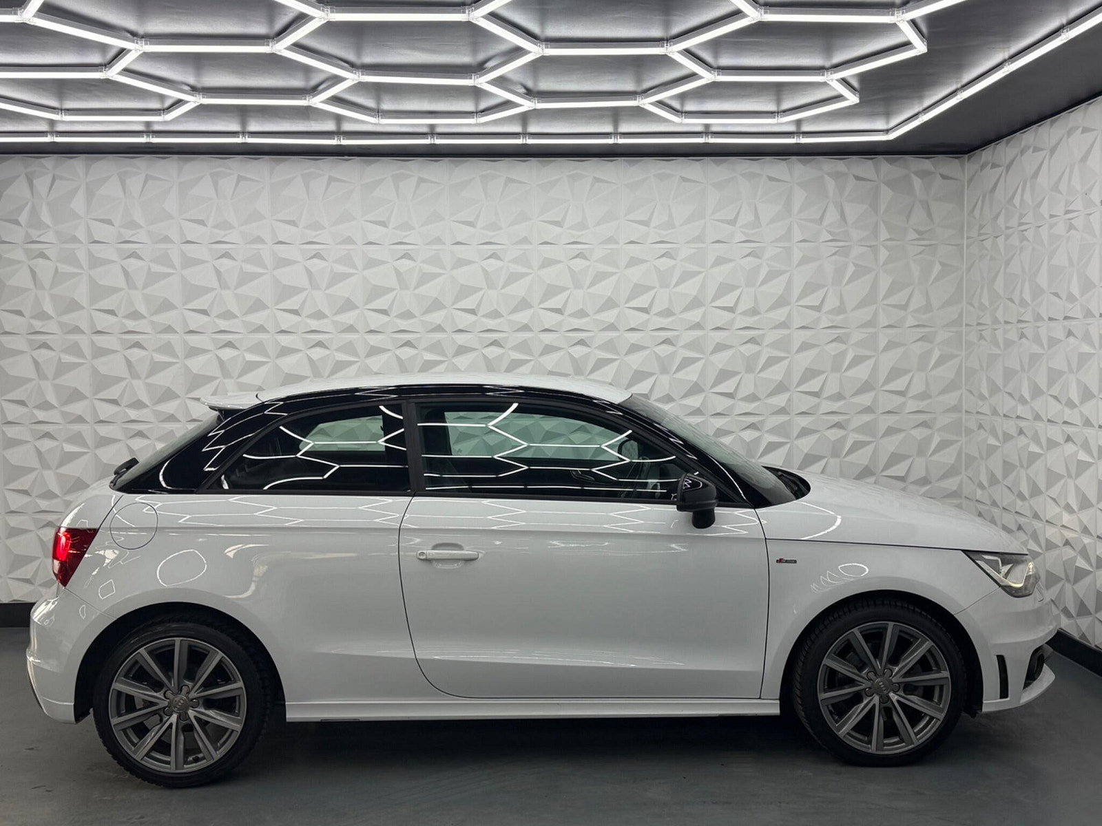 Audi A1 1.6 TDI S line Style Edition Euro 5 (s/s) 3dr 3dr Manual 2014