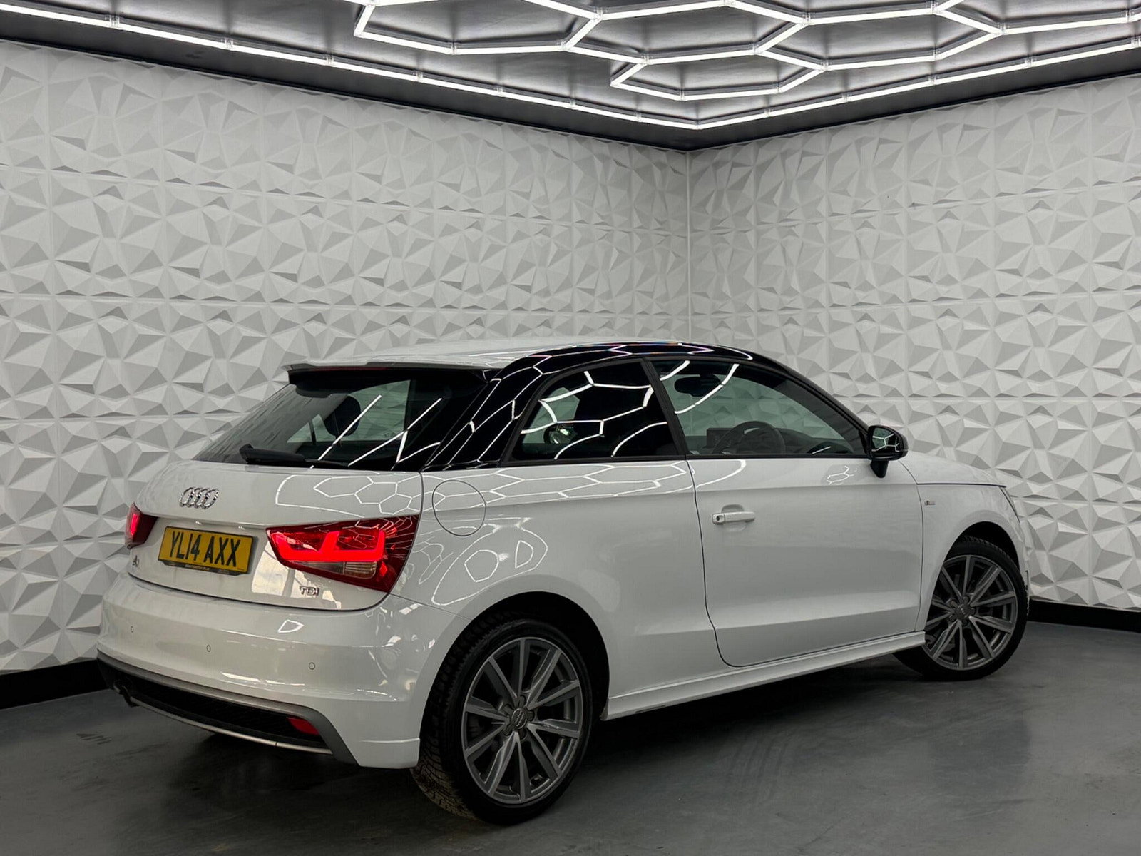 Audi A1 1.6 TDI S line Style Edition Euro 5 (s/s) 3dr 3dr Manual 2014