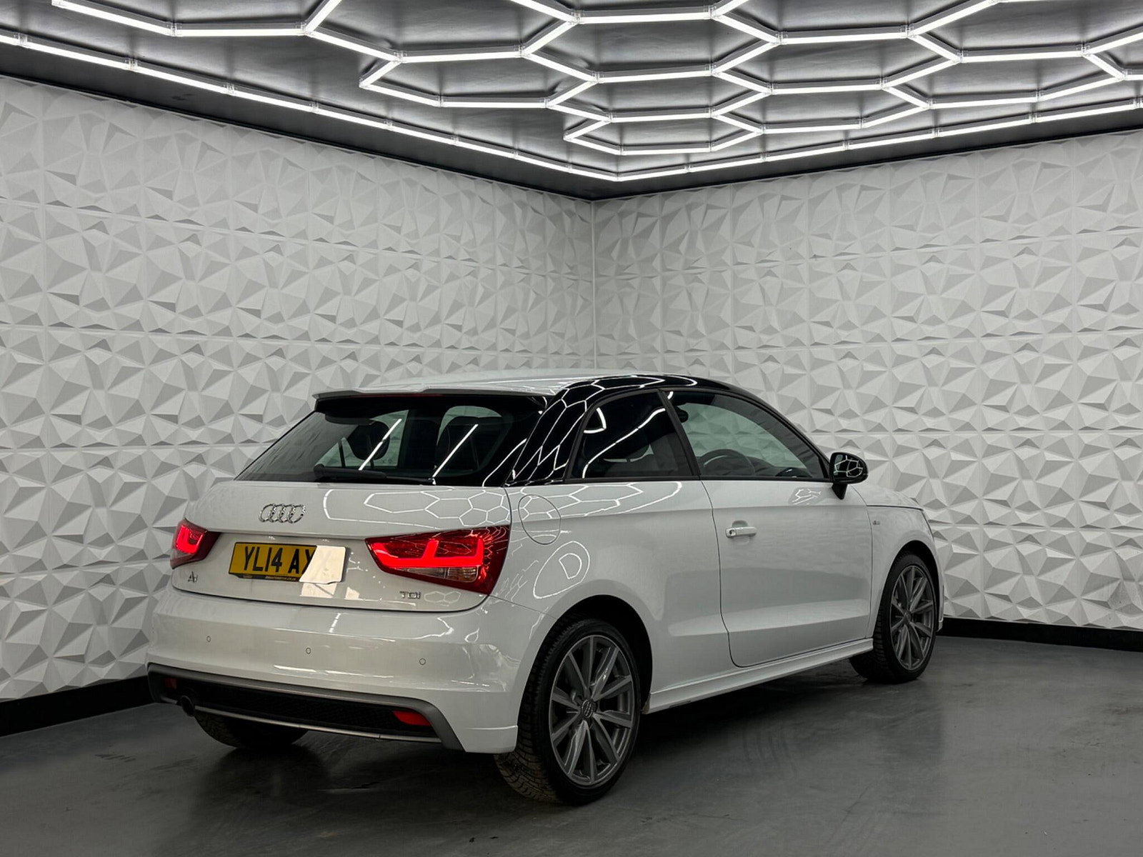 Audi A1 1.6 TDI S line Style Edition Euro 5 (s/s) 3dr 3dr Manual 2014