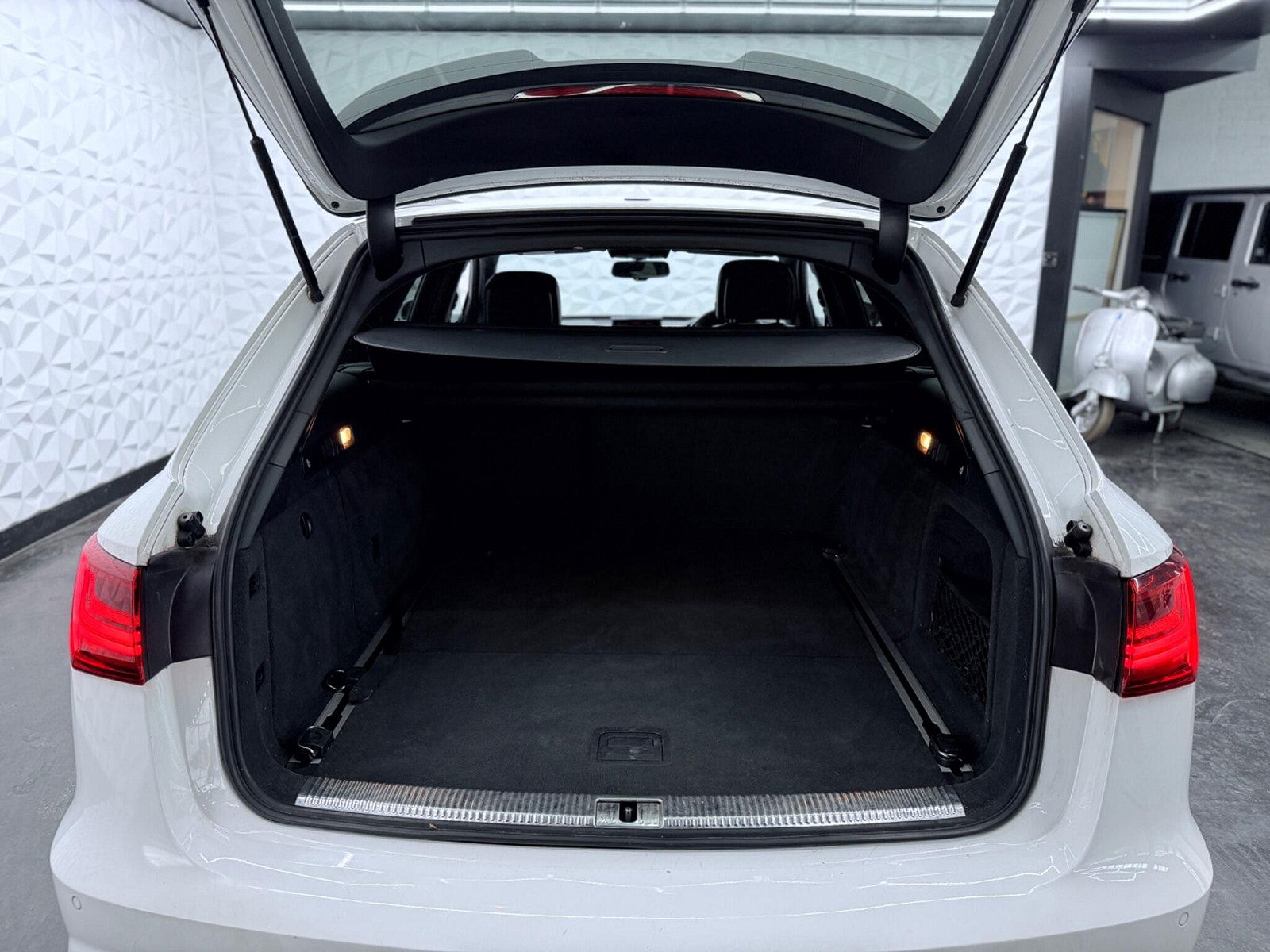 Audi A6 Avant 2.0 TDI ultra Black Edition S Tronic Euro 6 (s/s) 5dr 5dr Automatic 2015