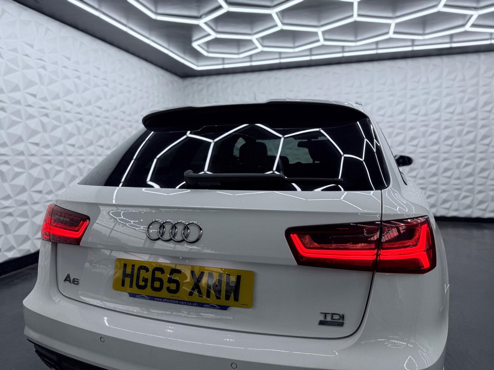 Audi A6 Avant 2.0 TDI ultra Black Edition S Tronic Euro 6 (s/s) 5dr 5dr Automatic 2015