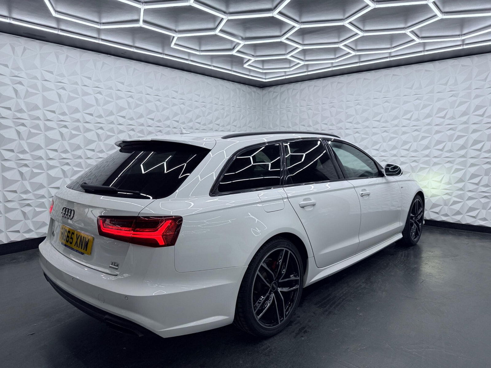 Audi A6 Avant 2.0 TDI ultra Black Edition S Tronic Euro 6 (s/s) 5dr 5dr Automatic 2015