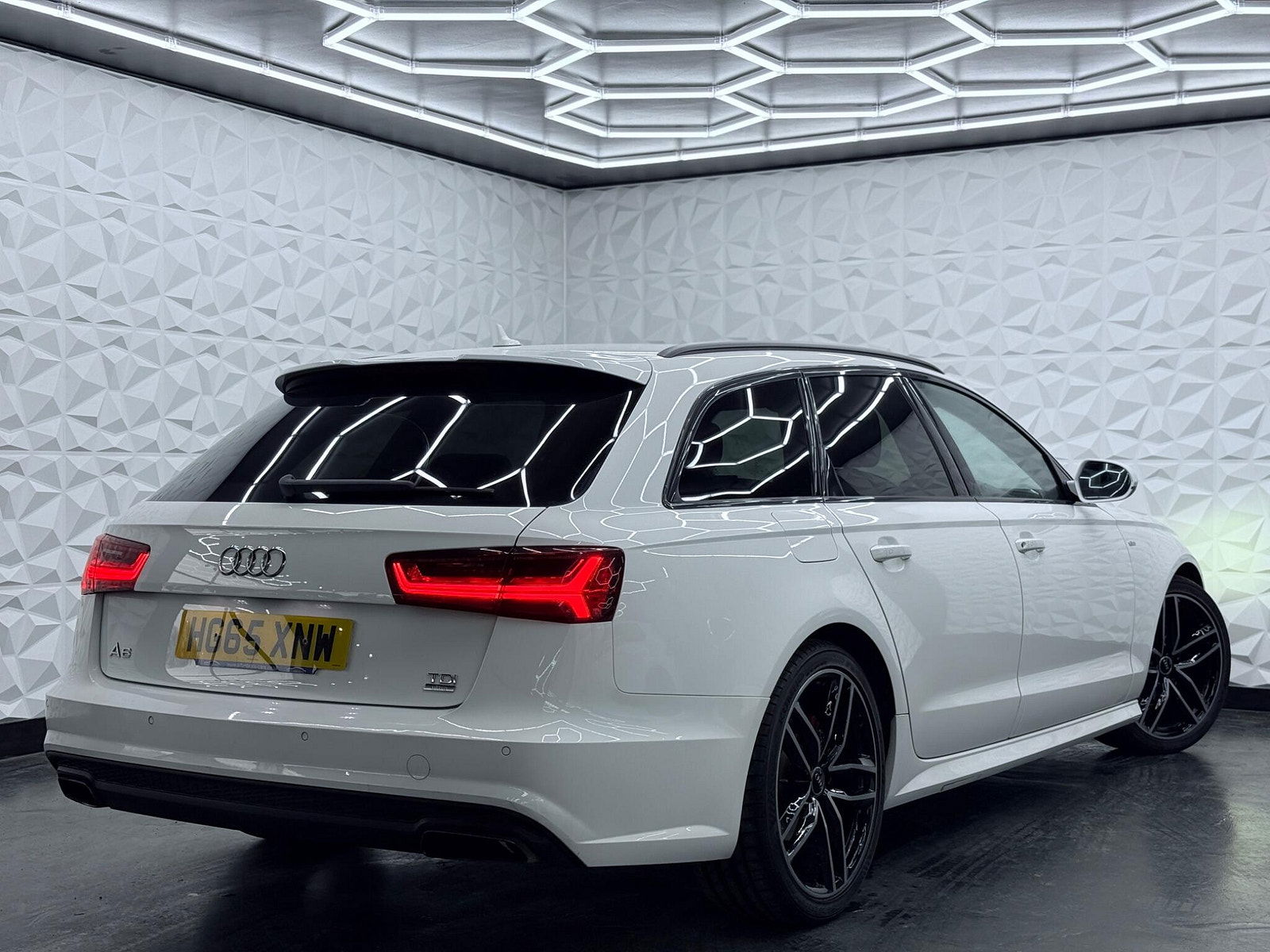 Audi A6 Avant 2.0 TDI ultra Black Edition S Tronic Euro 6 (s/s) 5dr 5dr Automatic 2015