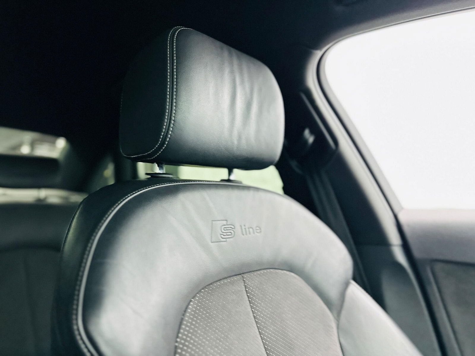 Audi A6 Saloon 2.0 TDI S line S Tronic quattro Euro 6 (s/s) 4dr 4dr Automatic 2016