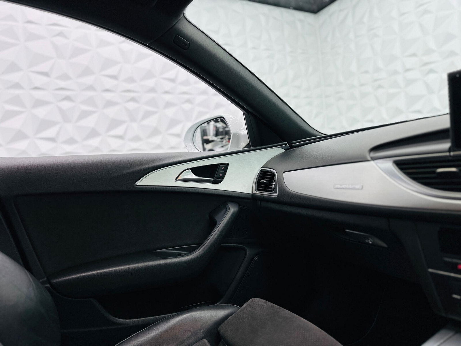 Audi A6 Saloon 2.0 TDI S line S Tronic quattro Euro 6 (s/s) 4dr 4dr Automatic 2016