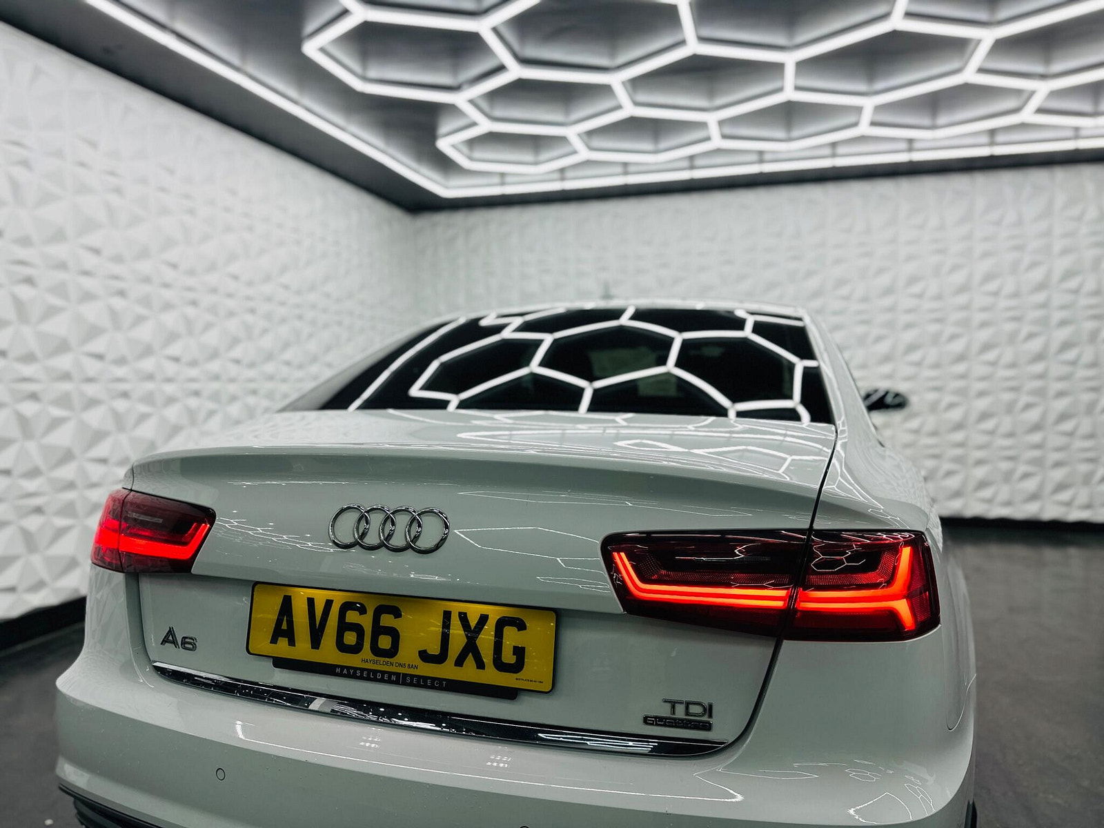 Audi A6 Saloon 2.0 TDI S line S Tronic quattro Euro 6 (s/s) 4dr 4dr Automatic 2016