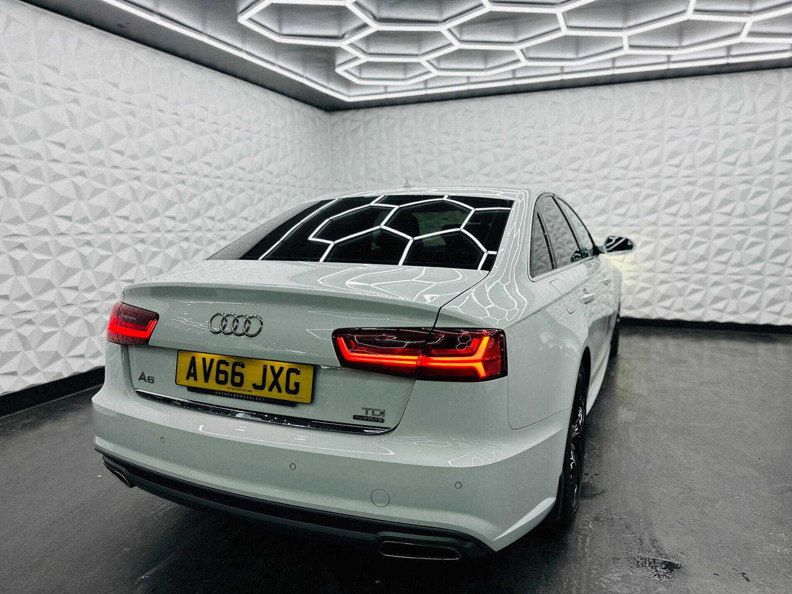 Audi A6 Saloon 2.0 TDI S line S Tronic quattro Euro 6 (s/s) 4dr 4dr Automatic 2016