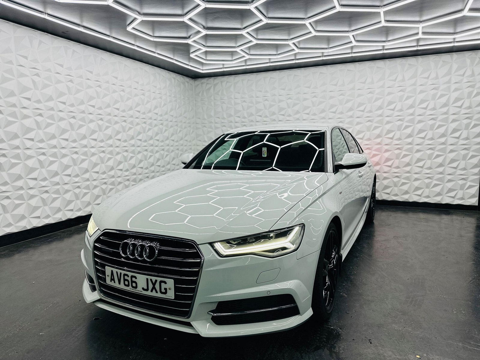 Audi A6 Saloon 2.0 TDI S line S Tronic quattro Euro 6 (s/s) 4dr 4dr Automatic 2016