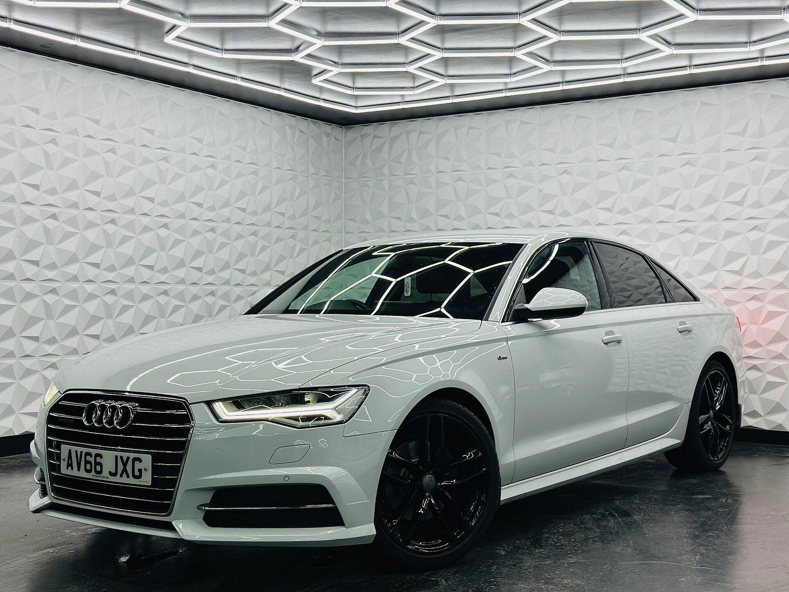 Audi A6 Saloon 2.0 TDI S line S Tronic quattro Euro 6 (s/s) 4dr 4dr Automatic 2016