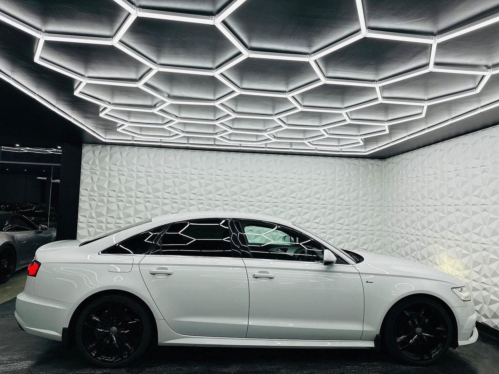 Audi A6 Saloon 2.0 TDI S line S Tronic quattro Euro 6 (s/s) 4dr 4dr Automatic 2016