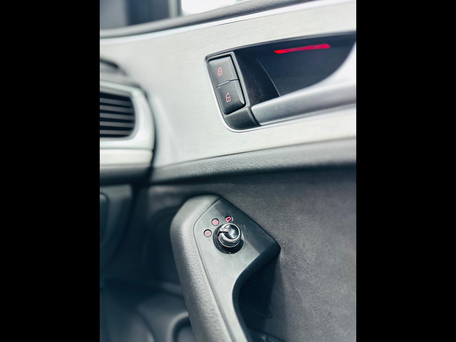 Audi A6 Saloon 2.0 TDI S line S Tronic quattro Euro 6 (s/s) 4dr 4dr Automatic 2016