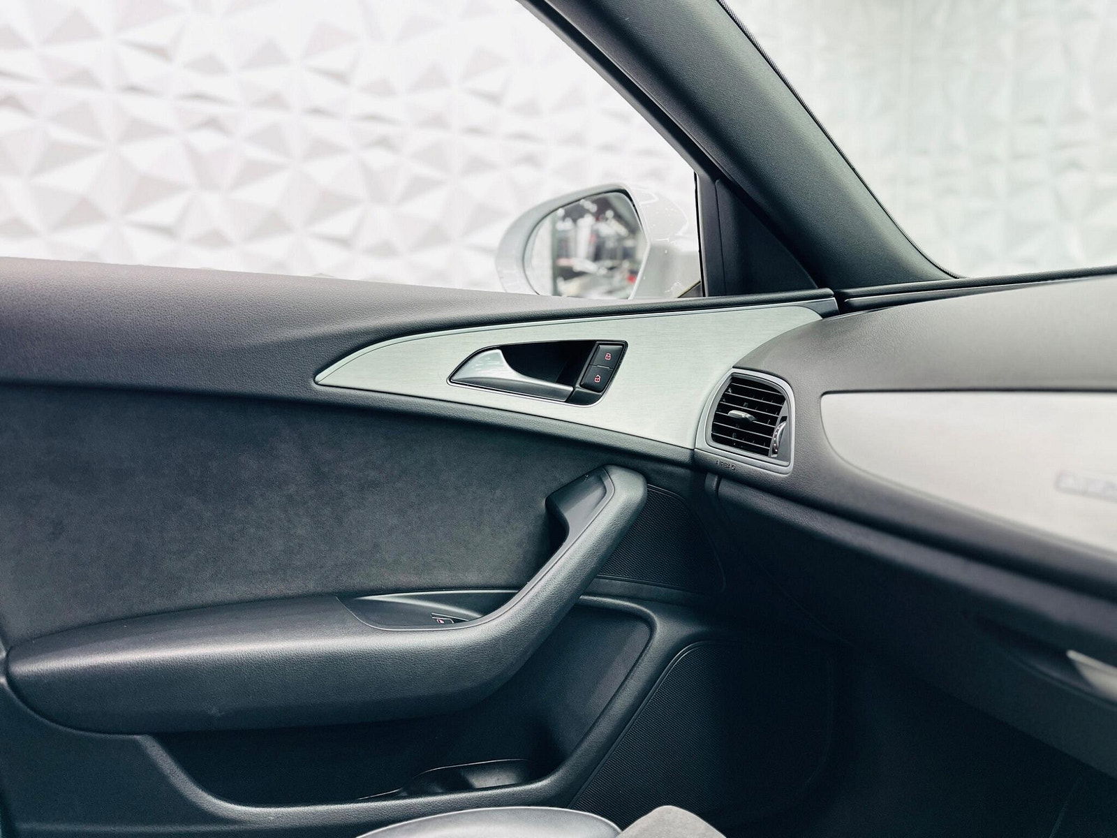 Audi A6 Saloon 2.0 TDI S line S Tronic quattro Euro 6 (s/s) 4dr 4dr Automatic 2016