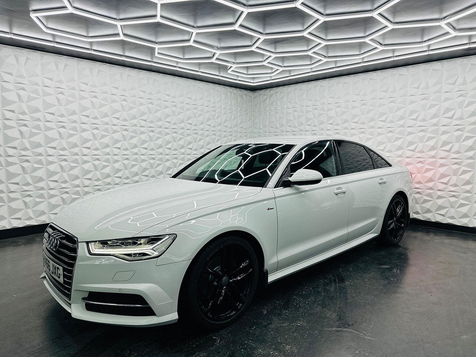 Audi A6 Saloon 2.0 TDI S line S Tronic quattro Euro 6 (s/s) 4dr 4dr Automatic 2016