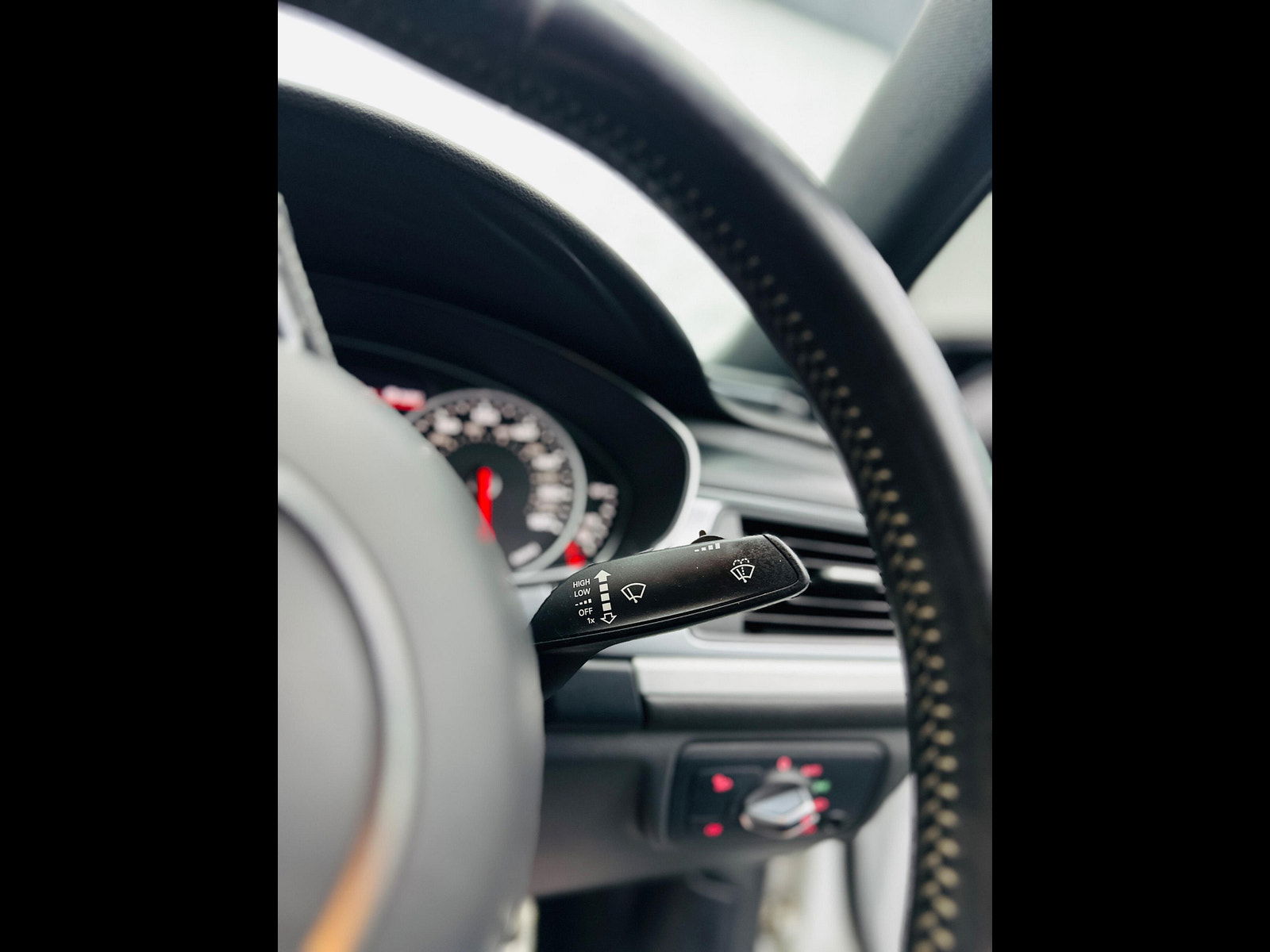 Audi A6 Saloon 2.0 TDI S line S Tronic quattro Euro 6 (s/s) 4dr 4dr Automatic 2016