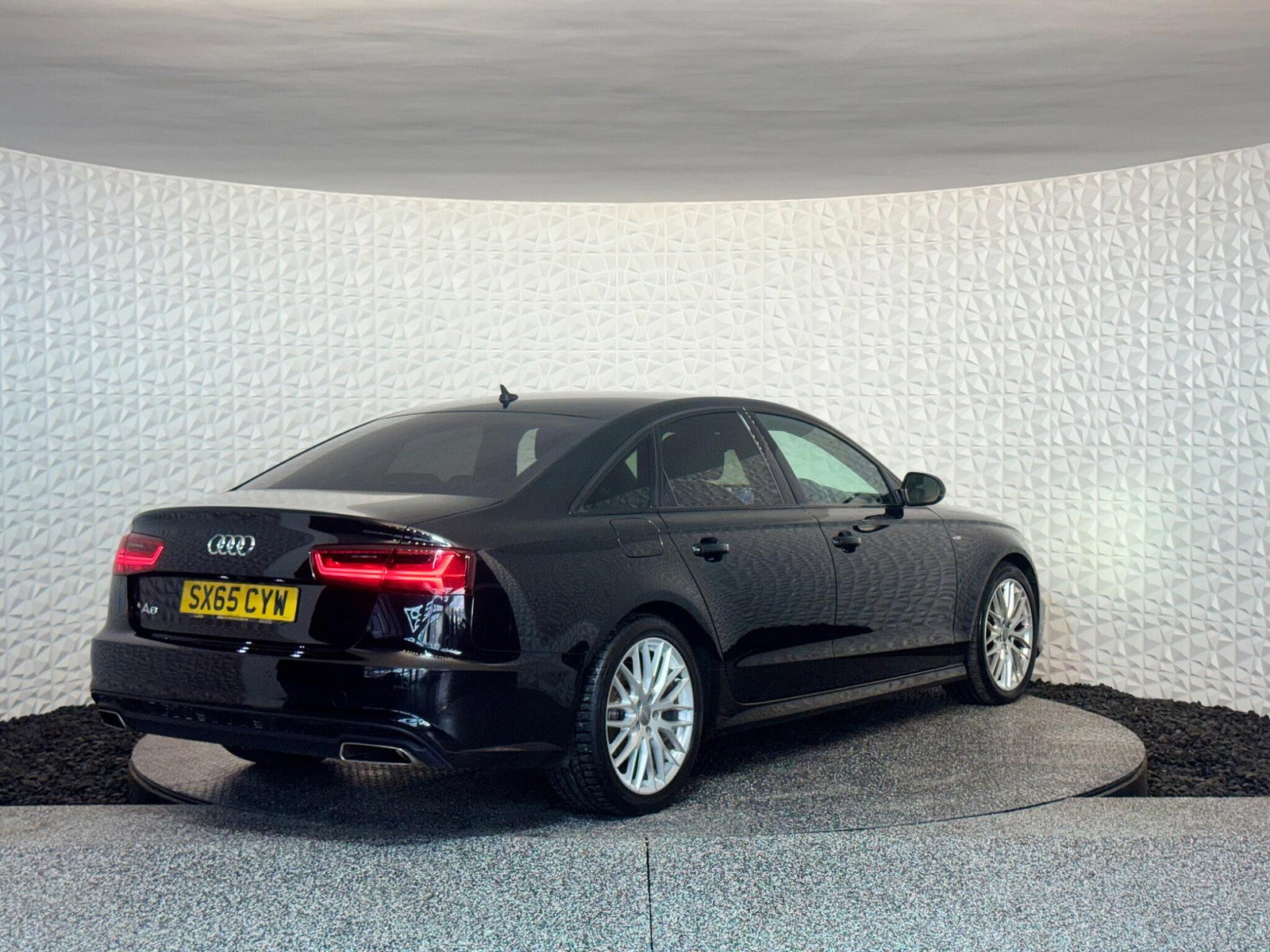 Audi A6 Saloon 2.0 TDI ultra S line S Tronic Euro 6 (s/s) 4dr 4dr Automatic 2016
