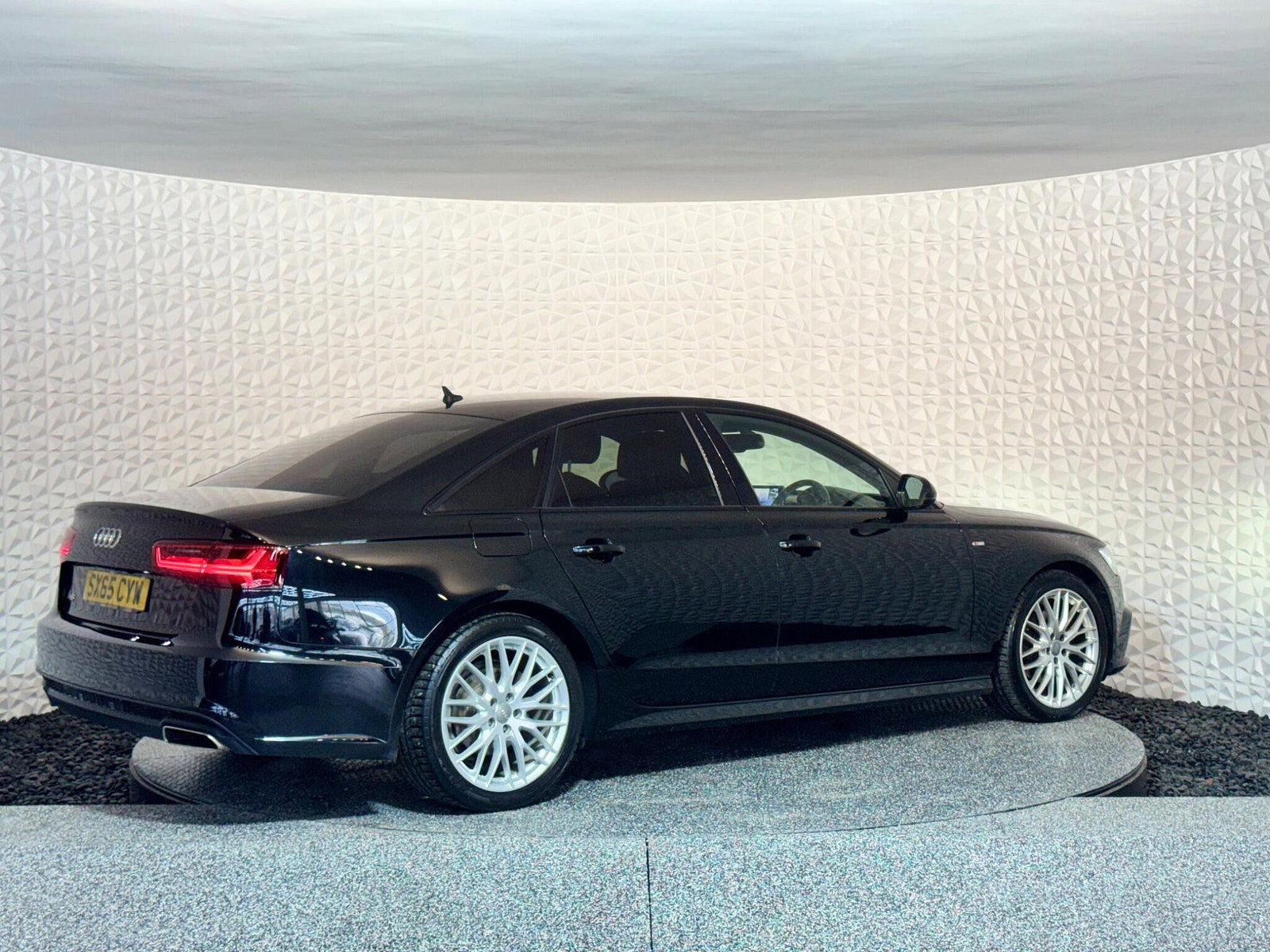 Audi A6 Saloon 2.0 TDI ultra S line S Tronic Euro 6 (s/s) 4dr 4dr Automatic 2016