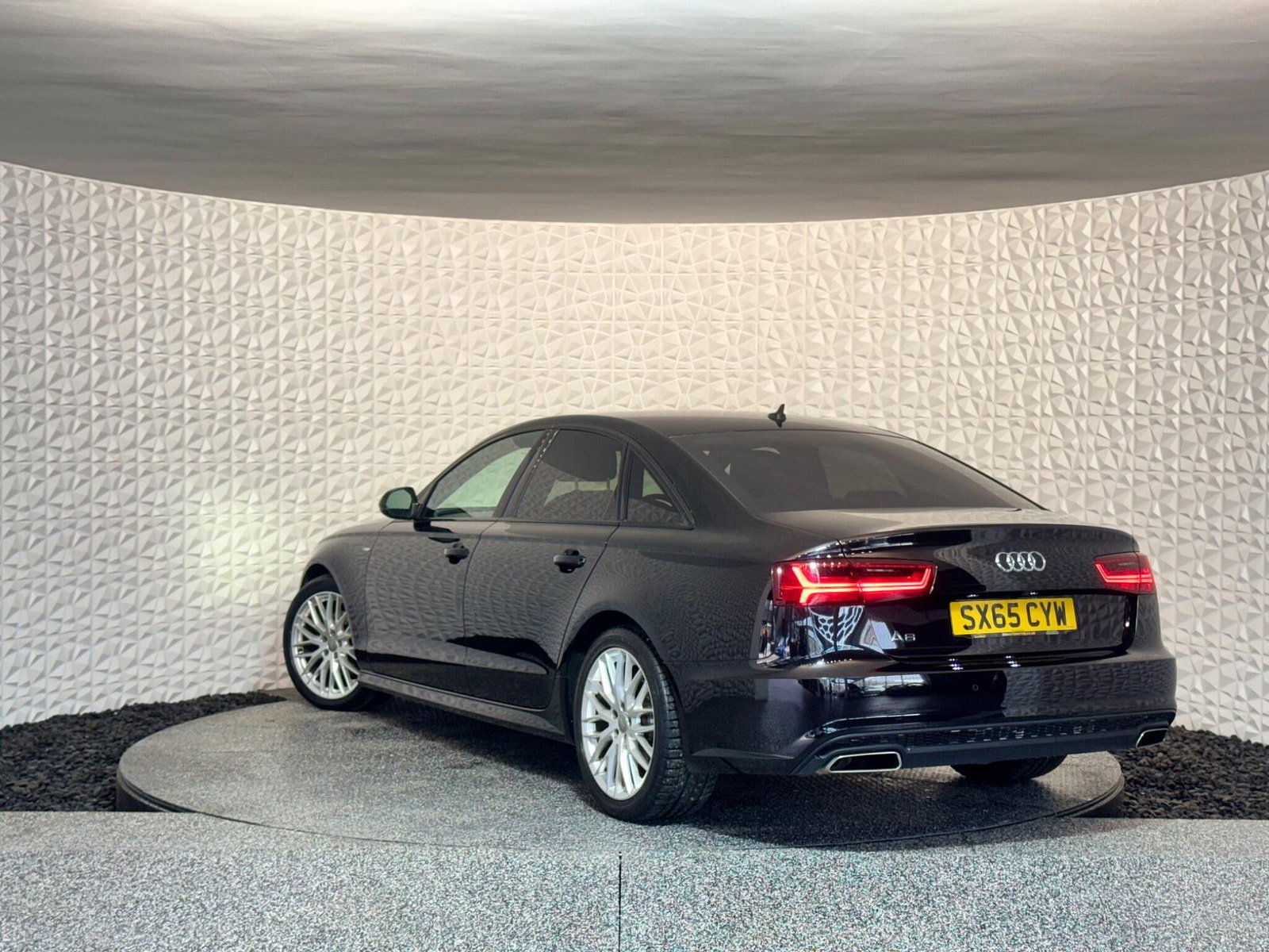 Audi A6 Saloon 2.0 TDI ultra S line S Tronic Euro 6 (s/s) 4dr 4dr Automatic 2016