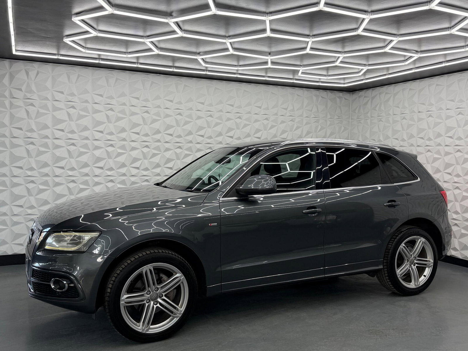Audi Q5 2.0 TDI S line Plus S Tronic quattro Euro 5 (s/s) 5dr 5dr Automatic 2012