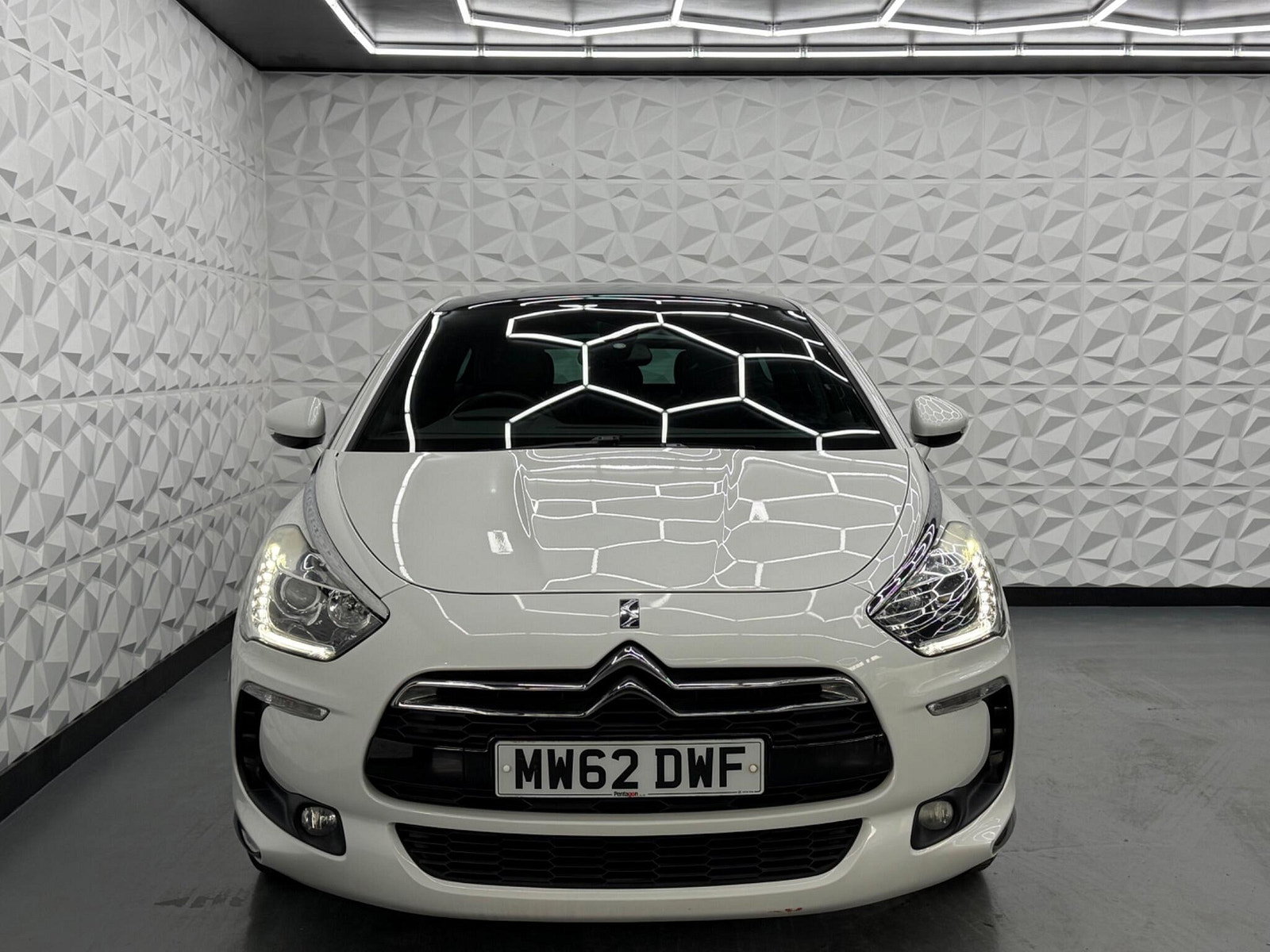 Citroen DS5 2.0 HDi DStyle Euro 5 5dr 5dr Manual 2013