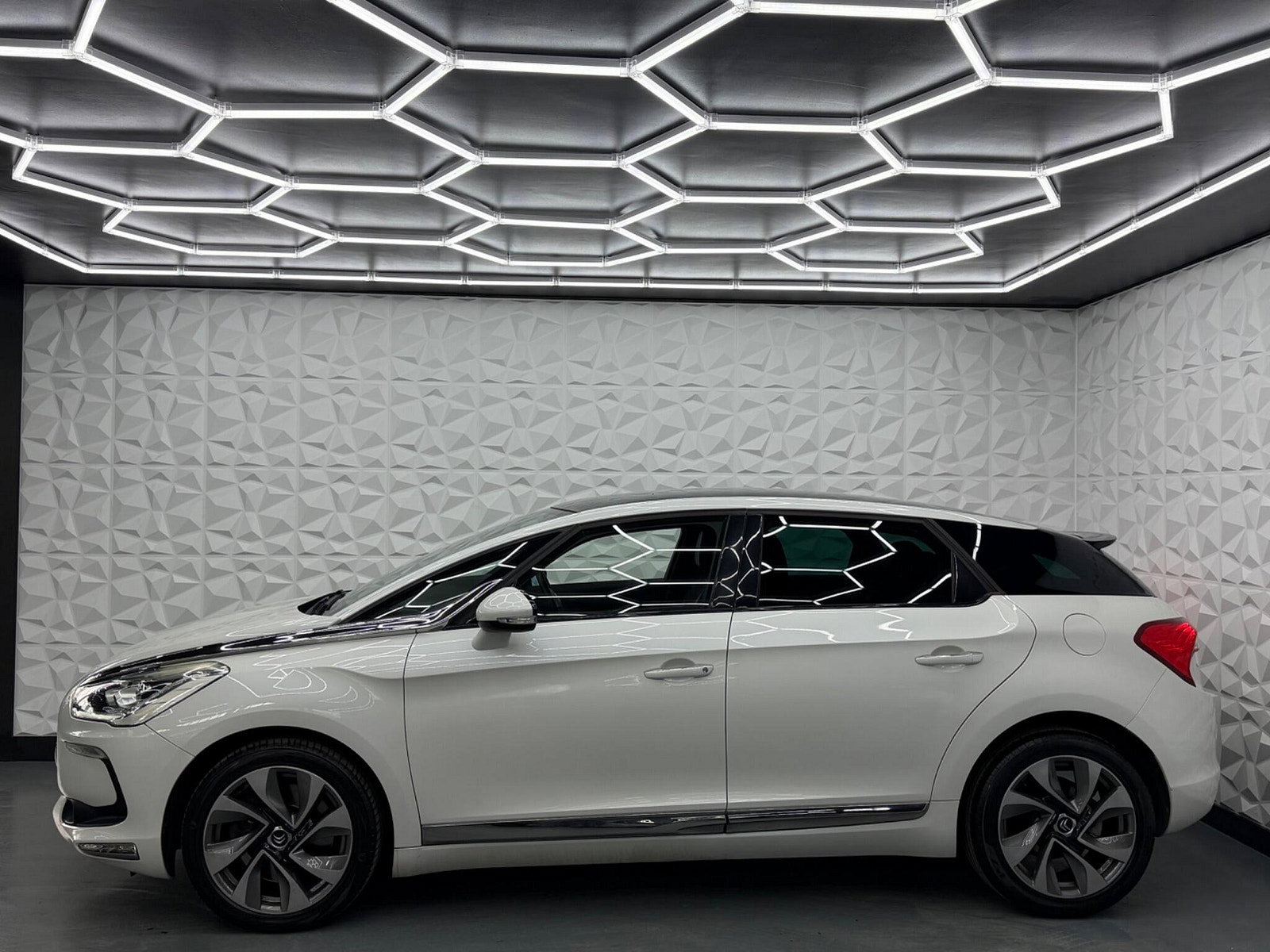 Citroen DS5 2.0 HDi DStyle Euro 5 5dr 5dr Manual 2013